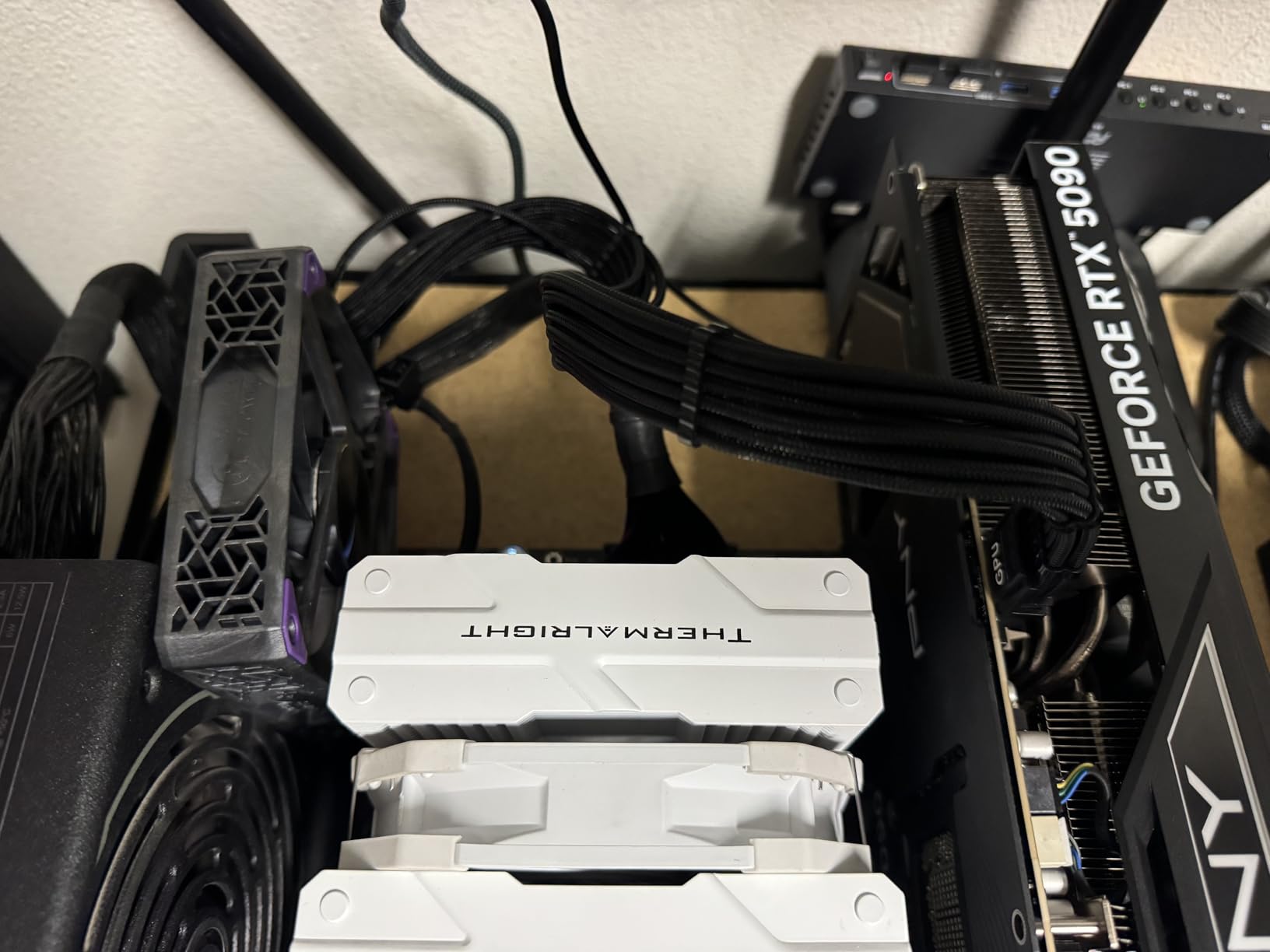 CableMod E-Series Pro ModMesh Sleeved 12VHPWR StealthSense PCI-e Cable for EVGA G/G+ / P/P+ / T (White, 16-pin to Triple 8-pin, 60cm) customer photo 2