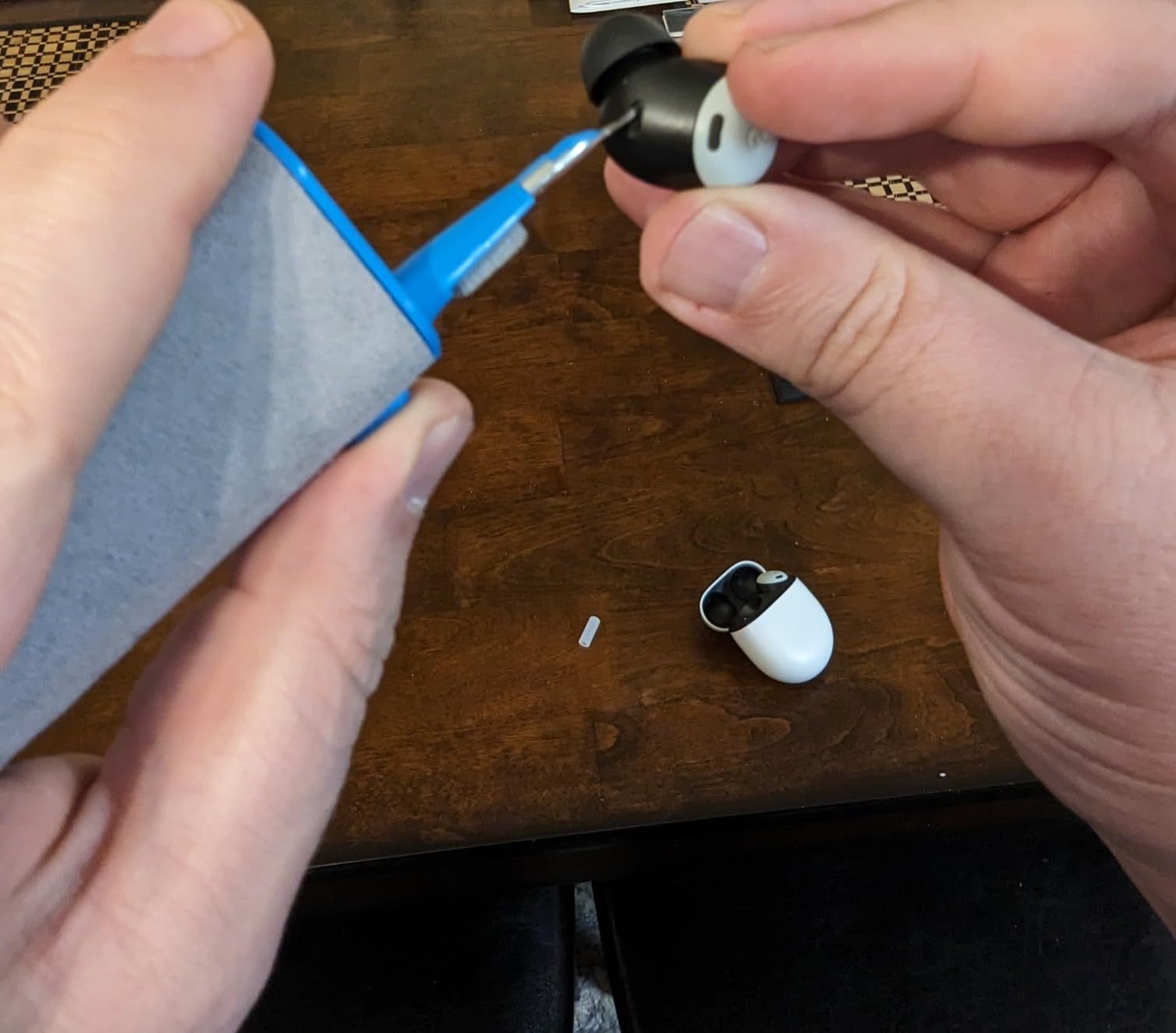 JLab Multipurpose Cleaning Kit for Your Headphones, Earbuds, Keyboard, Mouse/Mice, Microphones, Laptop, Tablet, Cellphone (iPhone or Android), Smart Watch and Electronics, 100% Recyclable Packaging customer photo 1