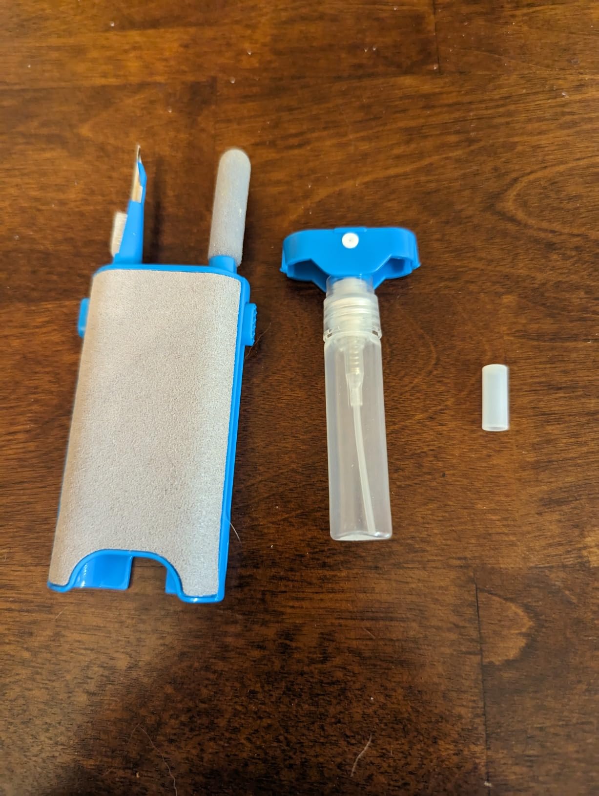 JLab Multipurpose Cleaning Kit for Your Headphones, Earbuds, Keyboard, Mouse/Mice, Microphones, Laptop, Tablet, Cellphone (iPhone or Android), Smart Watch and Electronics, 100% Recyclable Packaging customer photo 2