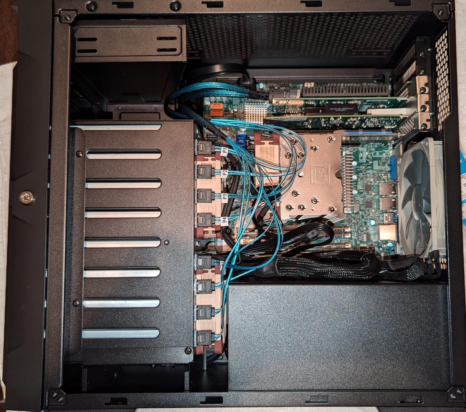 Silverstone Technology CS382 8-Bay SAS-12G / SATA-6G Hot-swappable High Performance Micro-ATX NAS Chassis, SST-CS382 customer photo 1