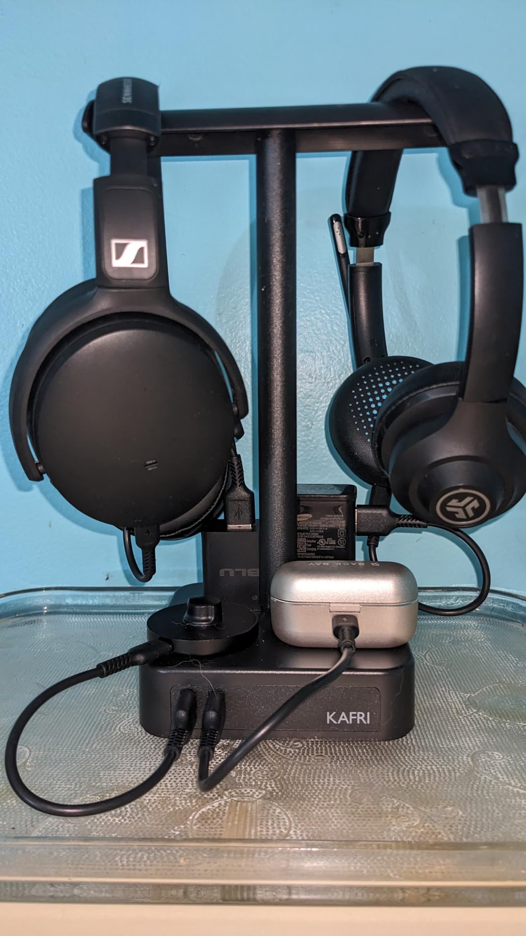 KAFRI RGB Headphone Stand with USB Hub Desk Gaming Headset Holder Hanger Rack with 1 USB2.0 Extension Charging Port Extender Cord - Suitable for Gamer Desktop Table Game Earphone Accessories, Black customer photo 2