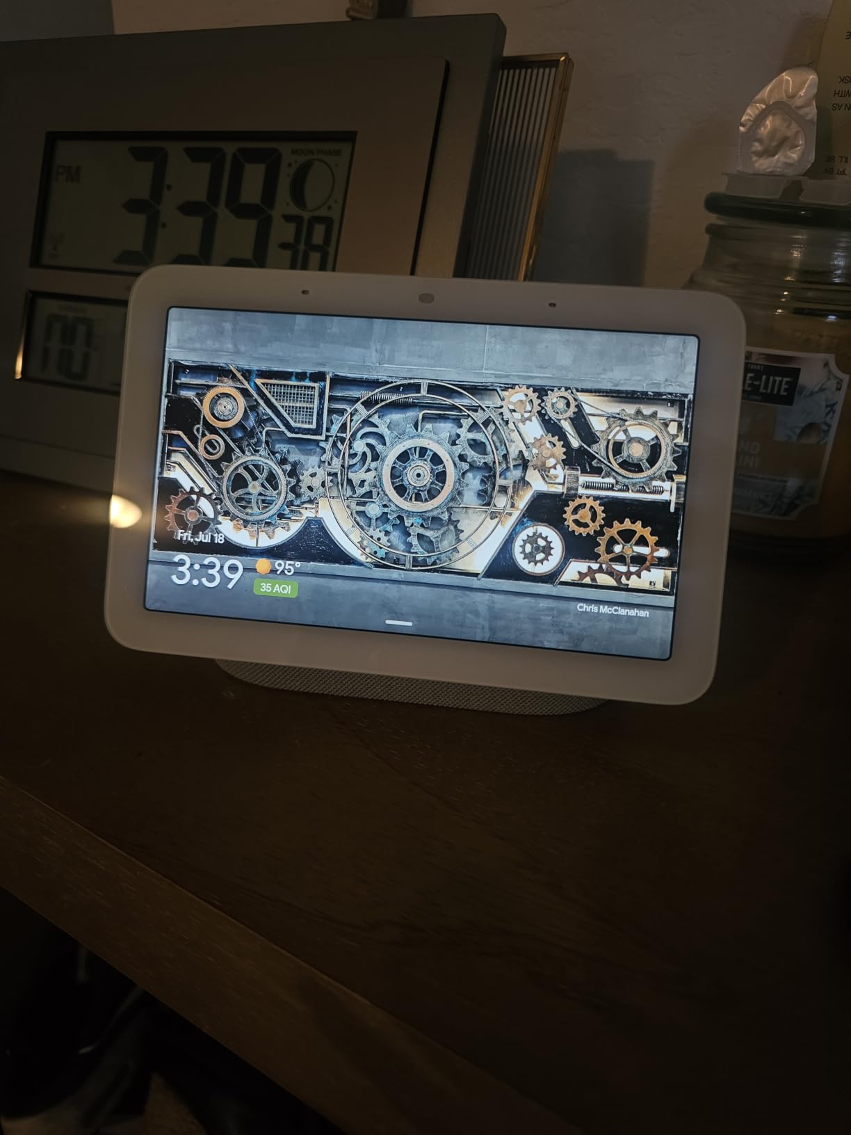 Google Nest Hub (2nd Gen) 7-inch Smart Display with Google Assistant - Charcoal customer photo 2