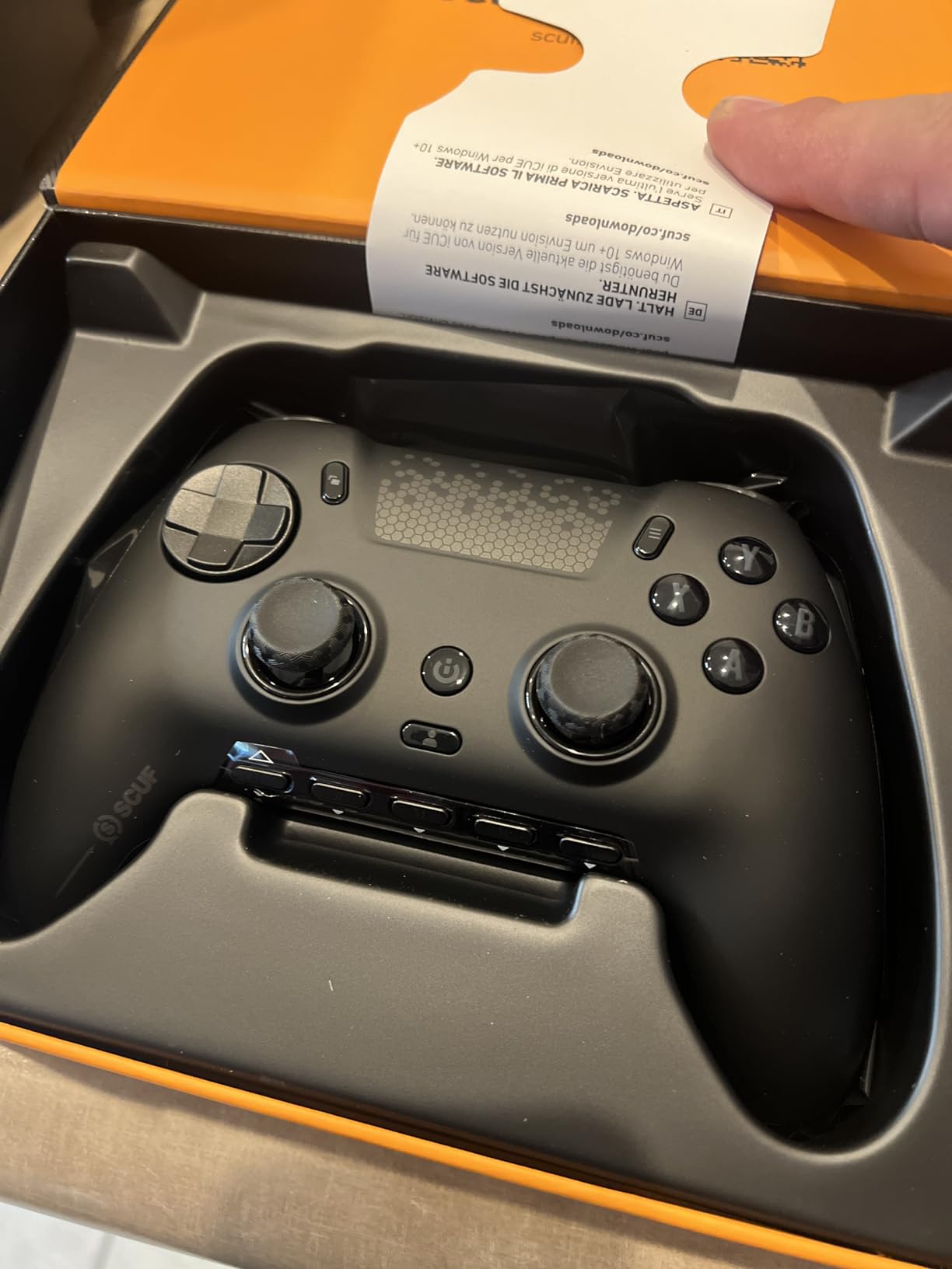 SCUF ENVISION V1 (2023) Wired PC Gaming Controller - Five Remappable G-Keys - Remappable Back Paddles - iCUE Compatible - Black customer photo 2