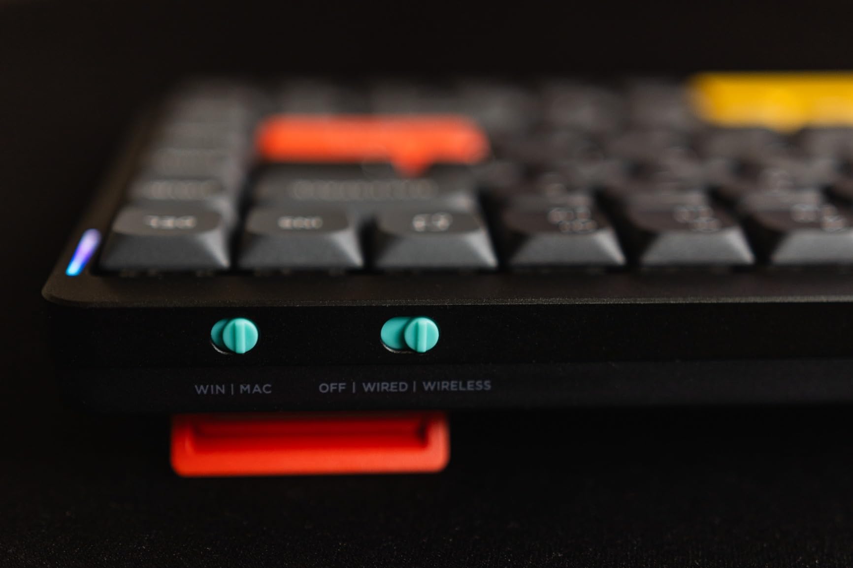 NuPhy Air75 V2 Portable 75% Low Profile Mechanical Keyboard,Wireless Keyboard,Supports Bluetooth/2.4G/USB-C RGB Bluetooth Keyboards,Compatible with Windows/Mac OS/Linux Systems-Gateron Brown Switch customer photo 2
