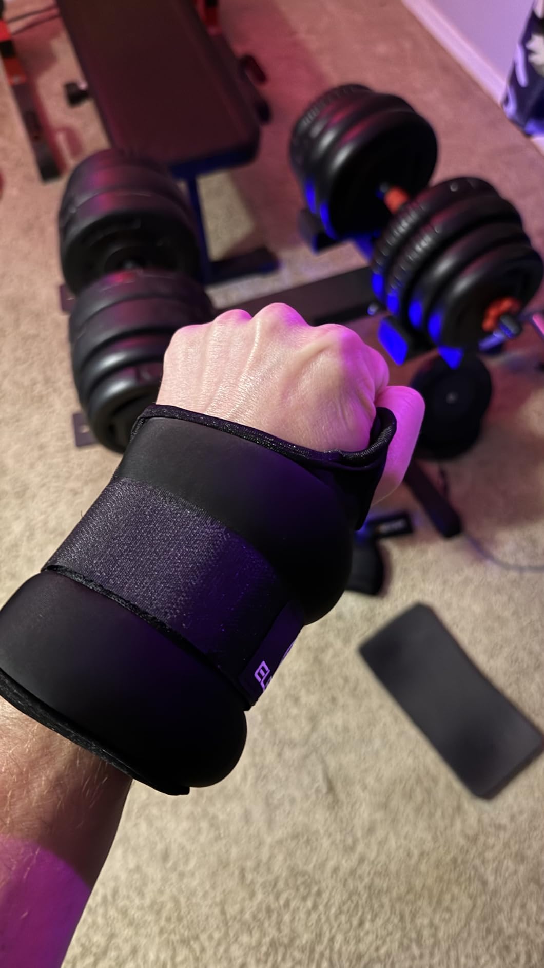 Wrist Weights with Thumb Loops Lock for Women & Men, 0.5lb*2/1lb*2/1.5lb*2/2lb*2/3lb*2,Premium Ice Silk Fabric,Comfortable & Tear Resistant for Walking,Running,Fitness and More customer photo 1