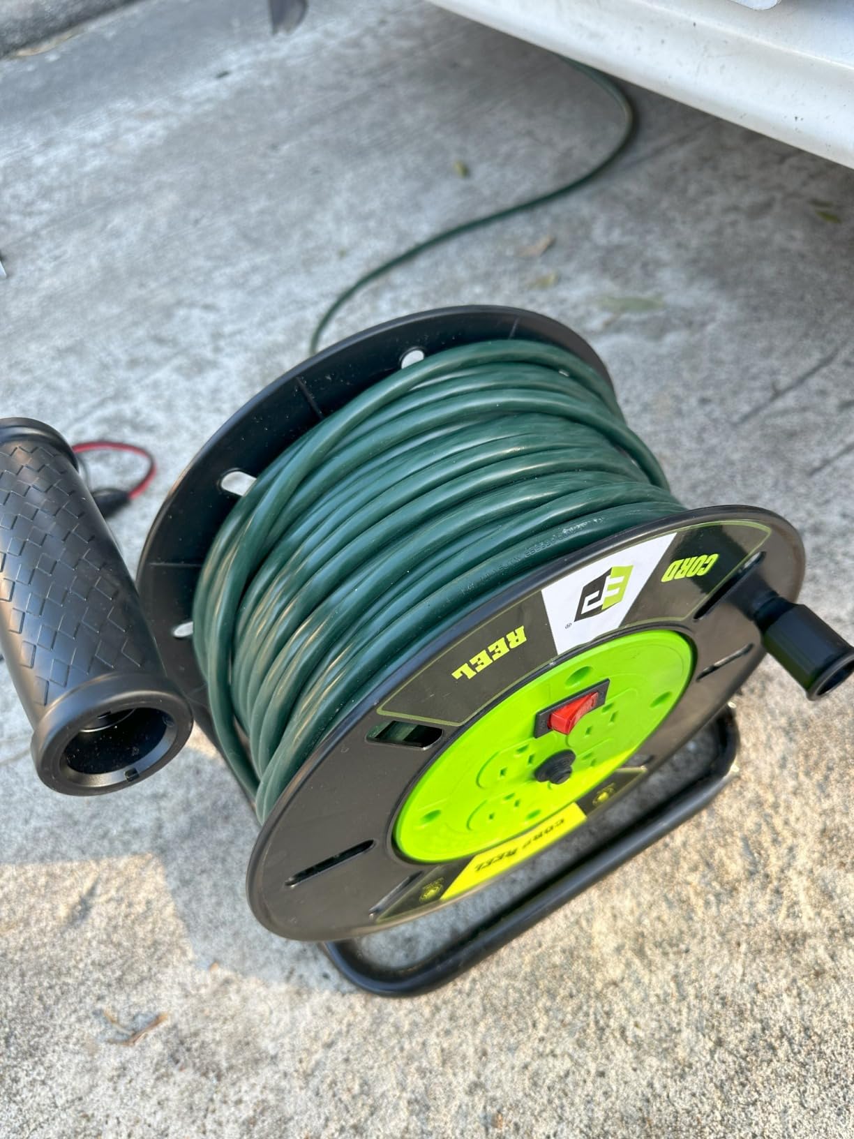 EP Extension Cord Storage Reel with 4-Grounded Outlets, Heavy Duty Open Cord Reel for 12/3 14/3 16/3 Power Cords, Portable Empty Hand Crank Electric Cord Roller Holder, GY customer photo 1