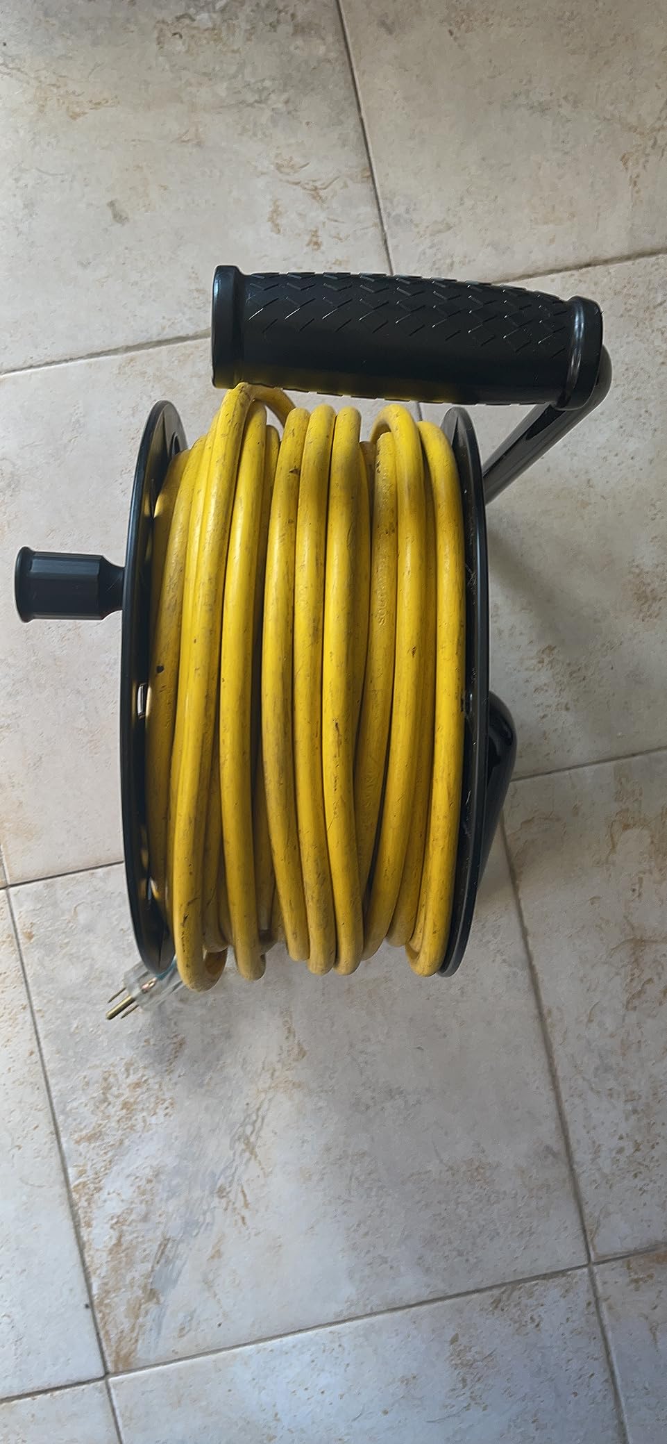 EP Extension Cord Storage Reel with 4-Grounded Outlets, Heavy Duty Open Cord Reel for 12/3 14/3 16/3 Power Cords, Portable Empty Hand Crank Electric Cord Roller Holder, GY customer photo 2