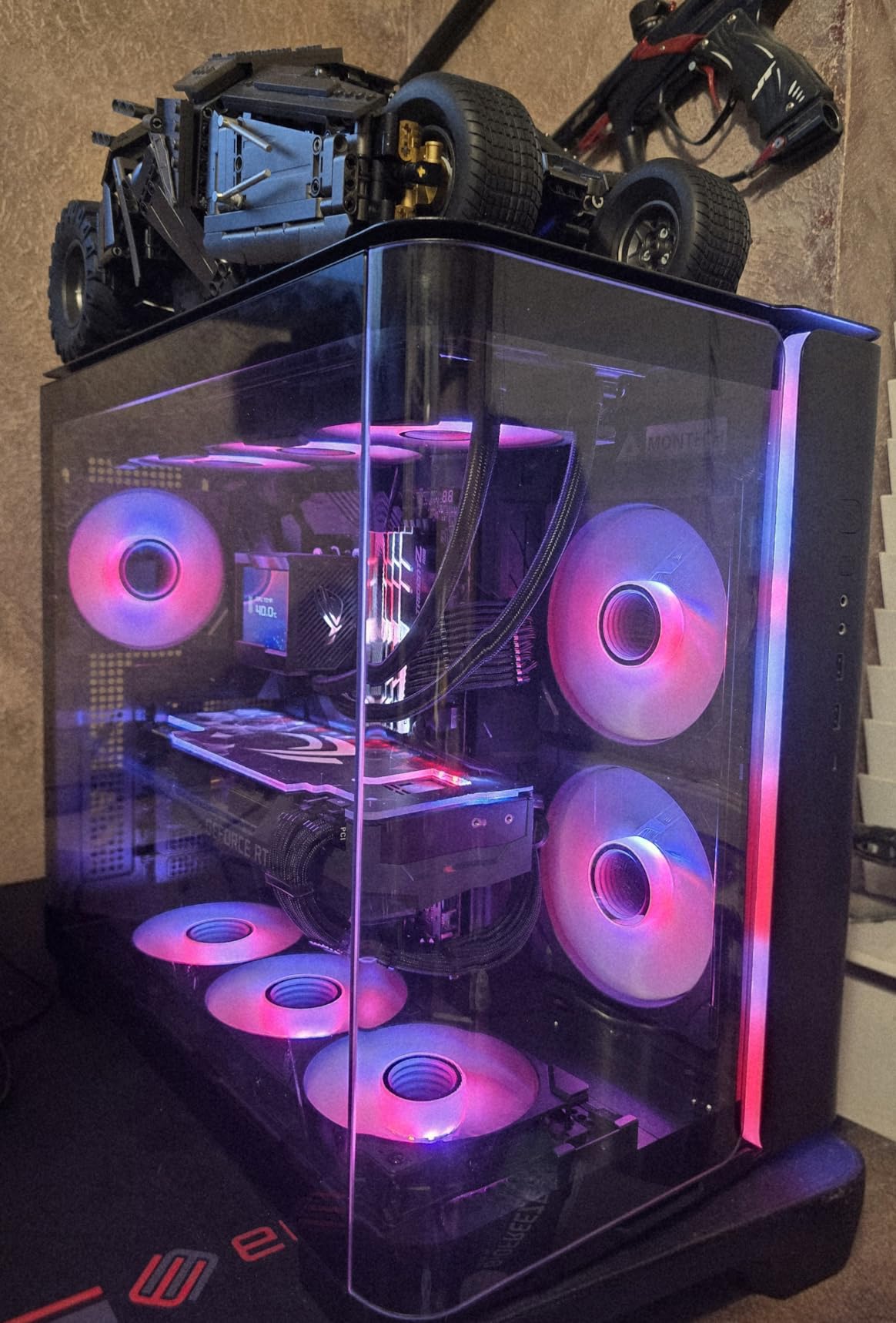 MONTECH King 95 PRO Dual-Chamber ATX Mid-Tower PC Gaming Case, High-Airflow, Toolless Panels, Sturdy Curved Tempered Glass Front, Six ARGB PWM Fan Pre-Installed with Fan Hub, King 95 PRO Black US customer photo 2