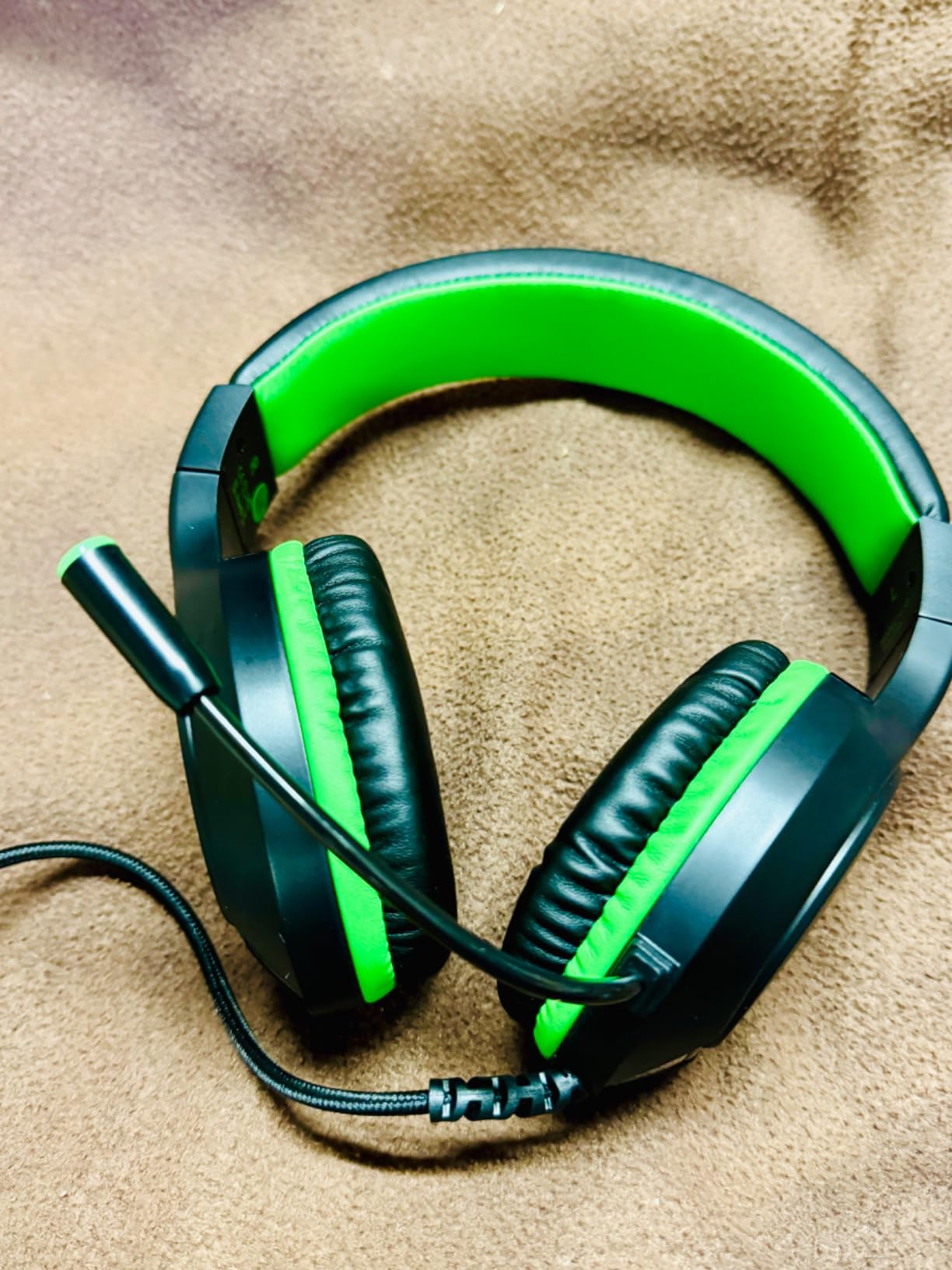 H-10 Gaming Headset for PS4, Xbox One, PC, PS5, Nintendo Switch, Stereo Wired Noise Cancelling Over Ear Headphones with Mic for Kids Adults, Bass Surround, Soft Memory Earmuffs, Green customer photo 1