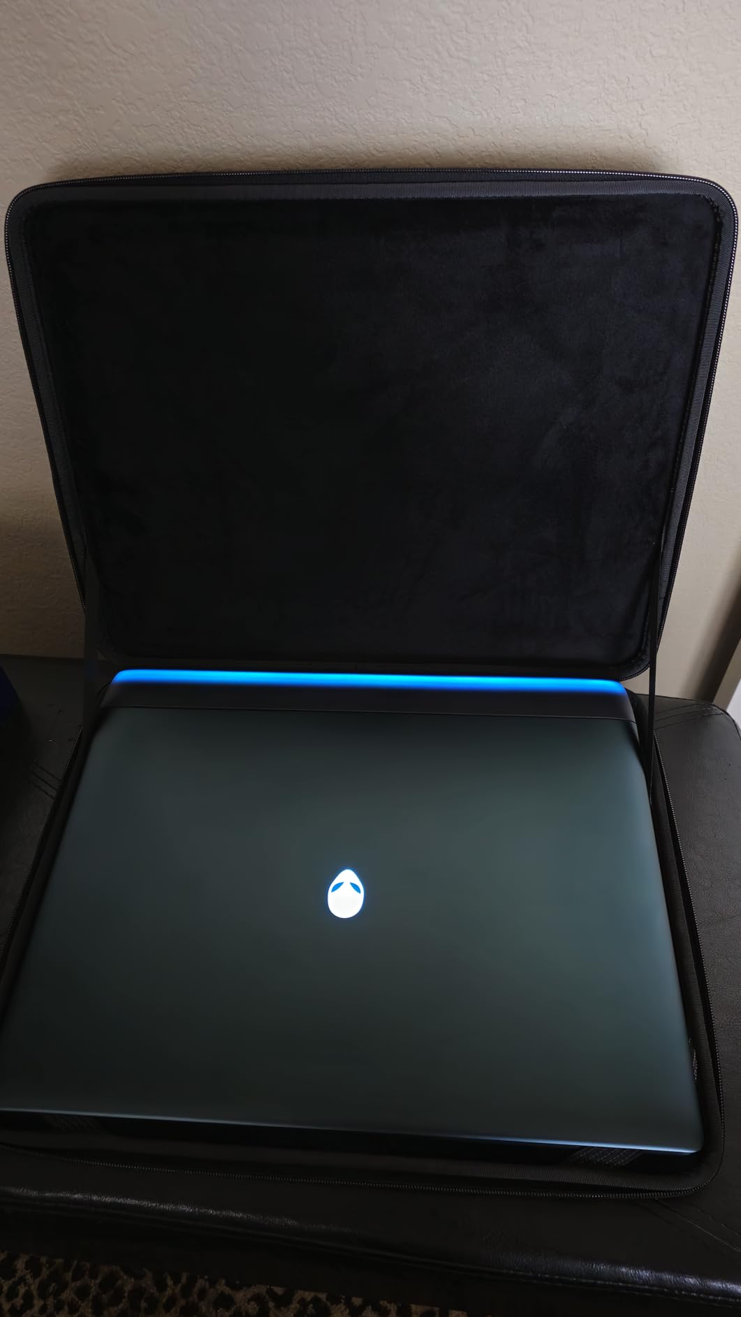 Smatree Hard EVA Protective Sleeve Case Compatible for 16 inch Alienware m16 R2 Gaming Laptop and Anti-Shock Notebook Bag (Not fit with Alienware m16 Gaming Laptop !) (X8286) customer photo 1