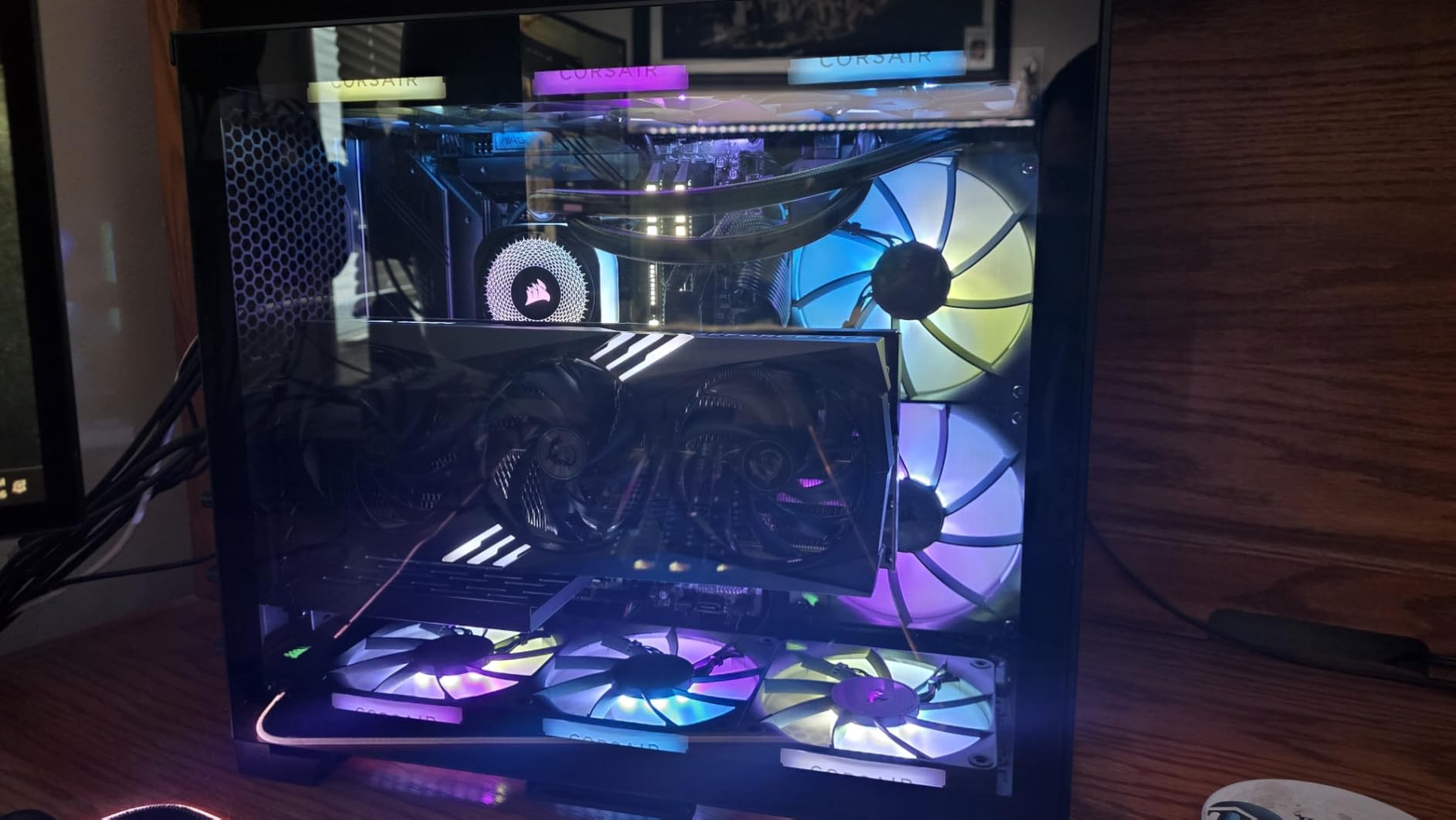 CORSAIR iCUE Link RX120 RGB 120mm PWM Fans with iCUE Link System Hub - Magnetic Dome Bearing - Triple Pack - Black customer photo 1