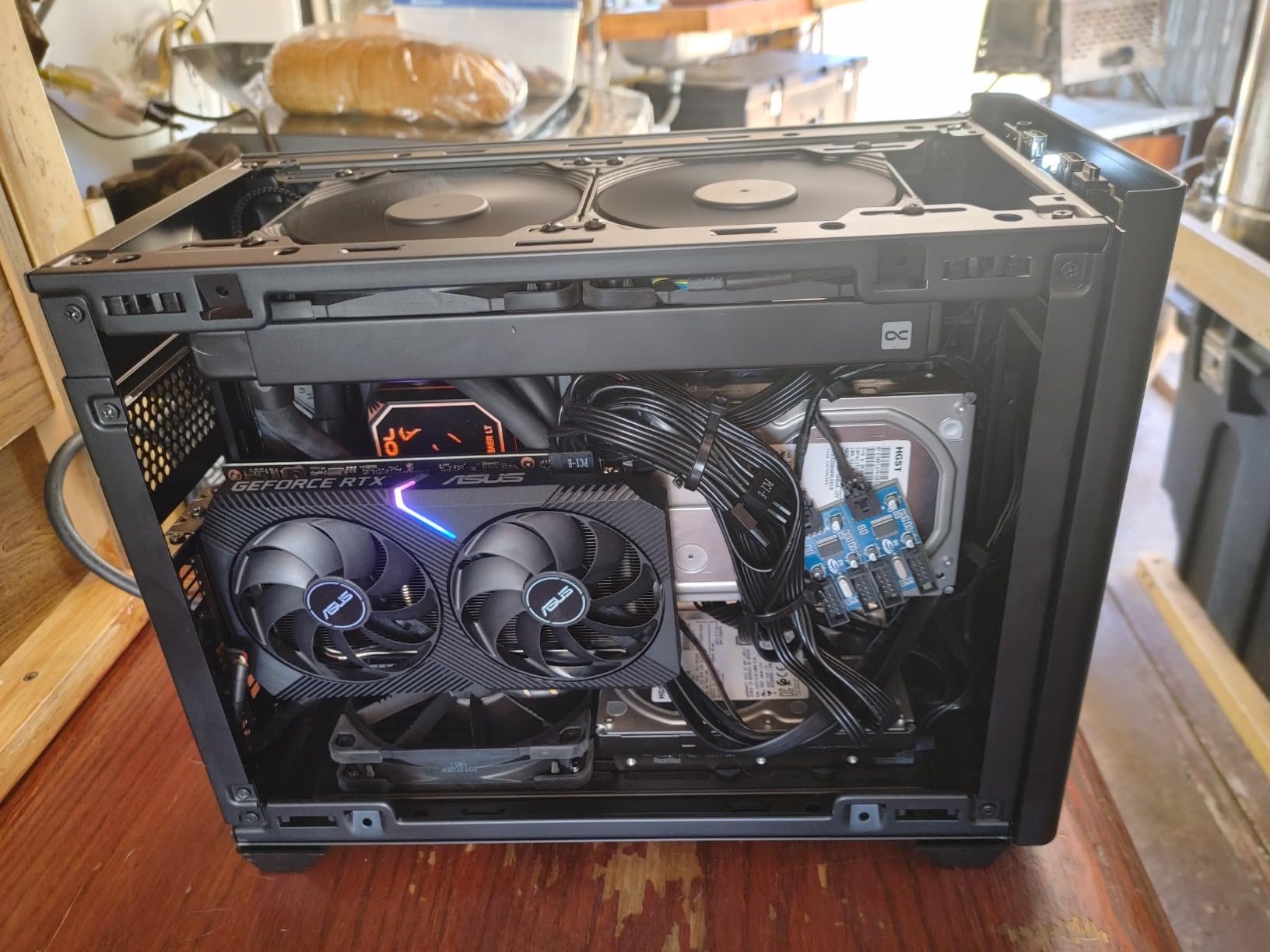 Cooler Master NR200P V2 Mini-ITX PC Case Ready, SFX Fit PSU Ready to Install, 280mm AIO Support, 357mm Vertical GPU Mount, Designed Ready Nvidia RTX 5090 | AMD RX 9070 XT, Tempered Glass, DIY customer photo 2
