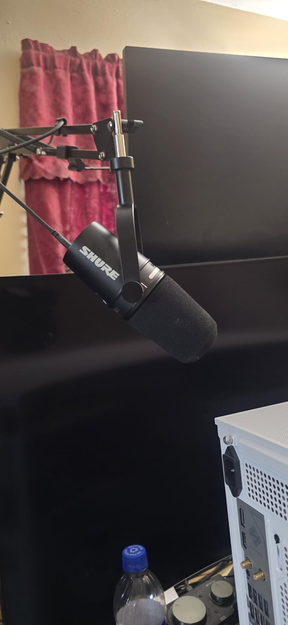 Shure MV7+ Dynamic Microphone - USB-C & XLR Podcast Mic for Streaming, Recording & Broadcasting, OBS Certified, Auto Level Mode, Digital Pop Filter, LED Panel, Black customer photo 2