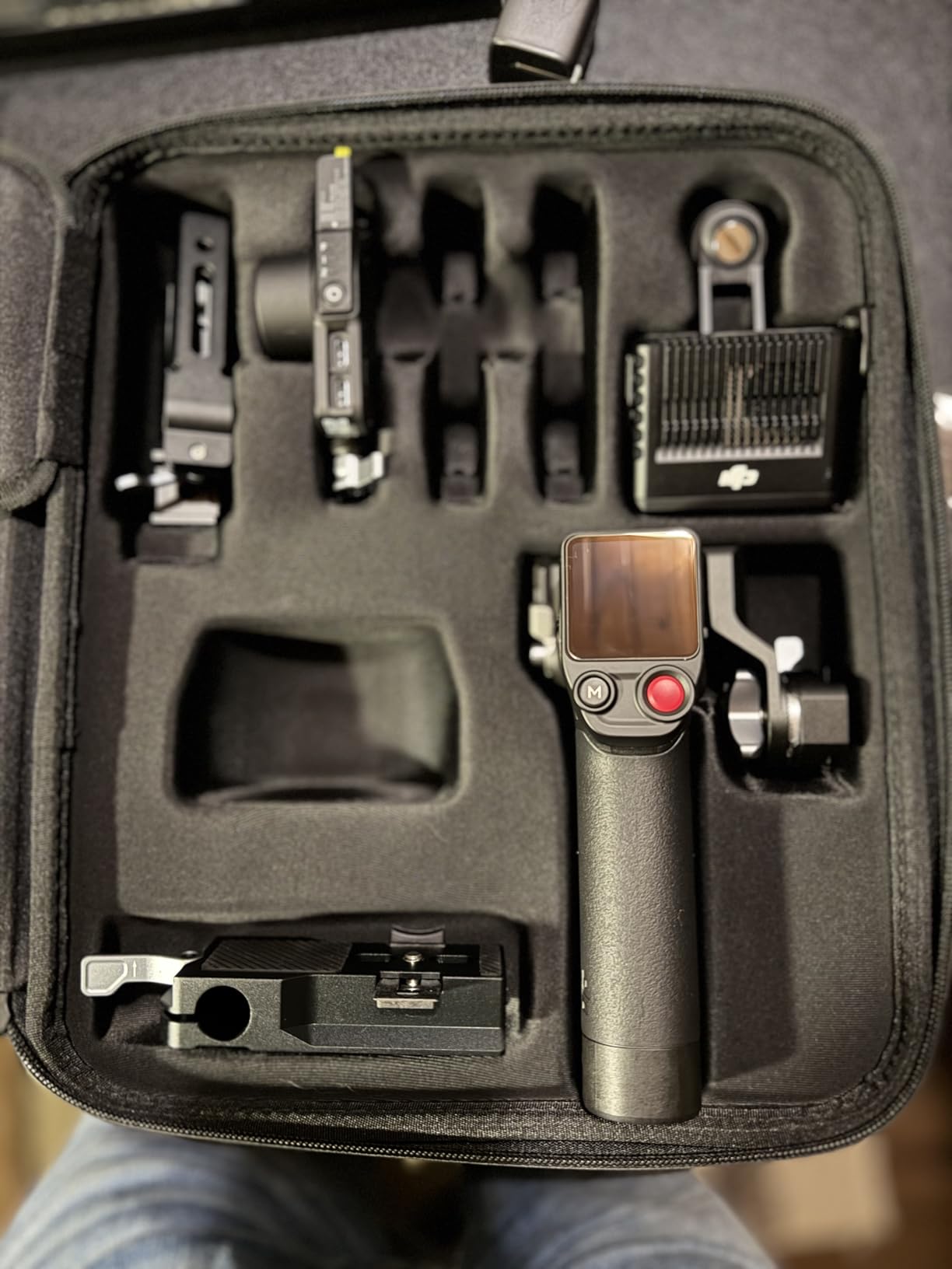 Focus Pro Creator Combo, AMF Lens Control System, 20-Meter Subject Focusing, 76,800 LiDAR Ranging Points, AI Recognition, FIZ Lens Control Hand Unit, Compatible with DJI PRO Ecosystem customer photo 1