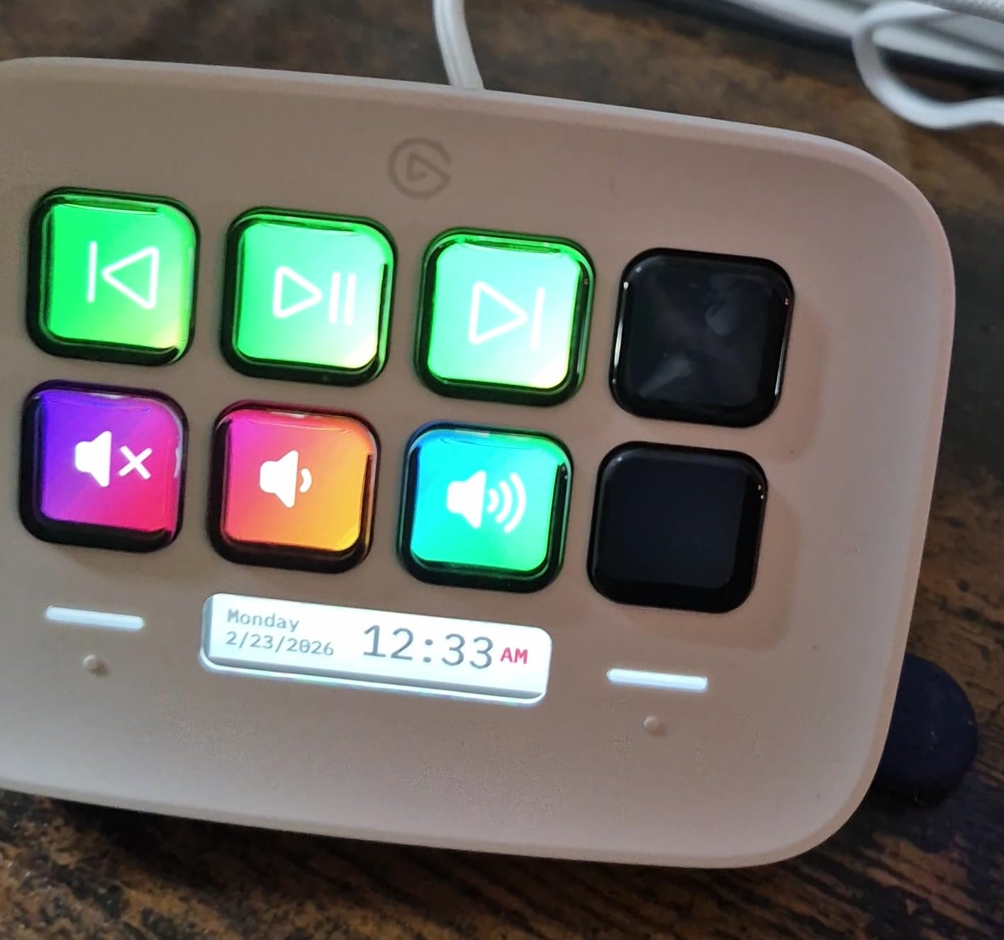 Elgato Stream Deck Neo - 8 Customizable Keys, 2 Touch Points, Speed Through Tasks & Workflows - Control Word, Excel, PowerPoint, Teams, Zoom, Spotify and more, Drag-'n-Drop Setup - Works with Mac & PC customer photo 2