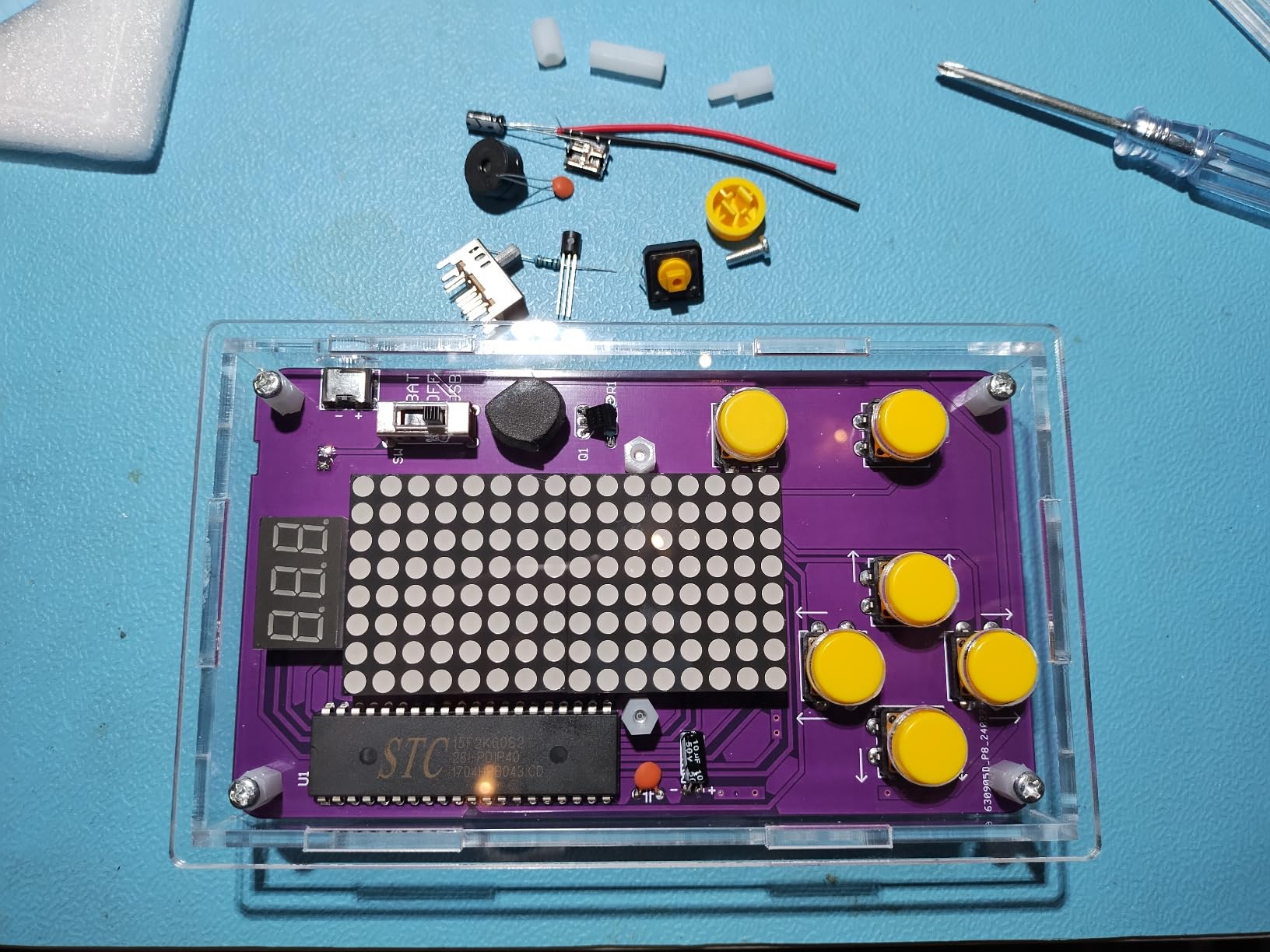 Basic Soldering Kit for Teaching, Soldering Practice Kit with Retro Classic Games, Soldering Projects for STEM Education, Electronic Kits for College High School Students Learning customer photo 2