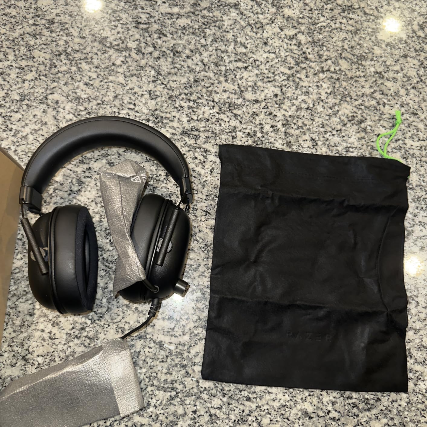 Razer BlackShark V2 X PlayStation Gaming Headset: 50mm Drivers - Cardioid Mic - Lightweight - Comfortable, Noise Isolating Earcups - for PS5, Xbox Series X, PC, Switch via 3.5mm Audio Jack - Black customer photo 1