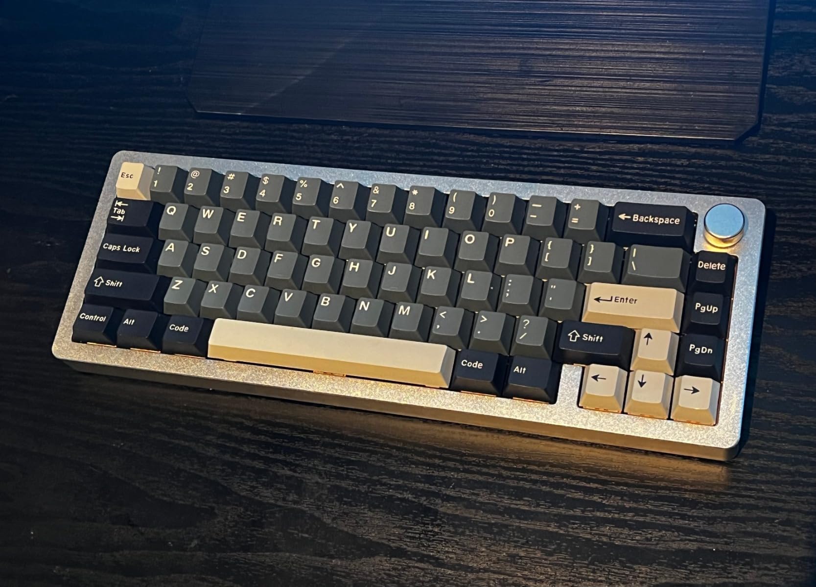 BOYI GMK67-65% Aluminum Alloy Keyboard Kit, Hot-Swappable BT5.0/2.4G/Type-C Tri-Mode Wireless CNC RGB Mechanical Keyboard Gasket Mounted Kit, Customized South-Facing LED Barebones Kit customer photo 1