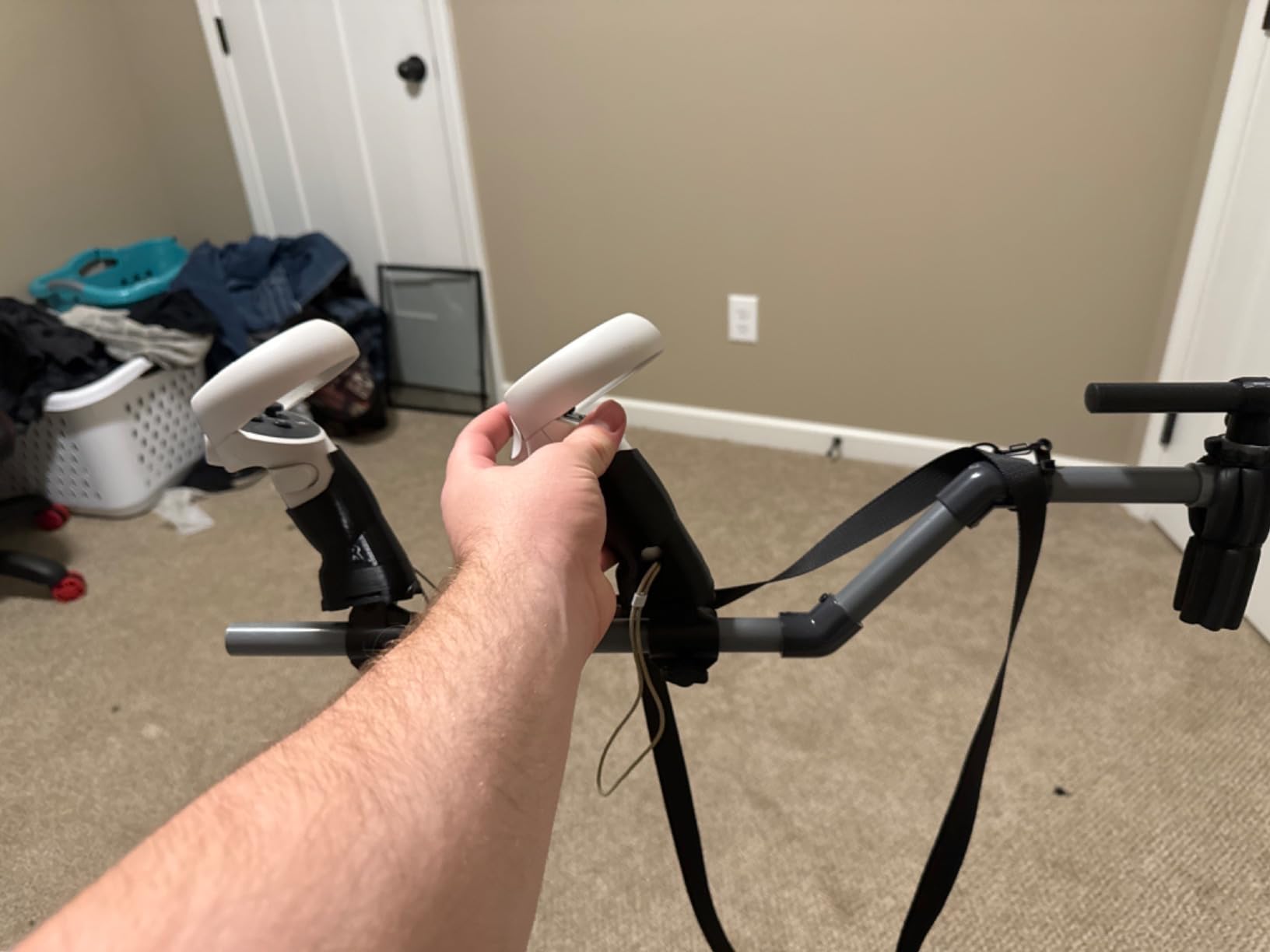 Gun Stock for Quest 2, Compatible with VR Quest2 Controller Grips for Enhance Stability and Control Magnetic Stock Rifle Adapter (Black for Quest2) customer photo 2