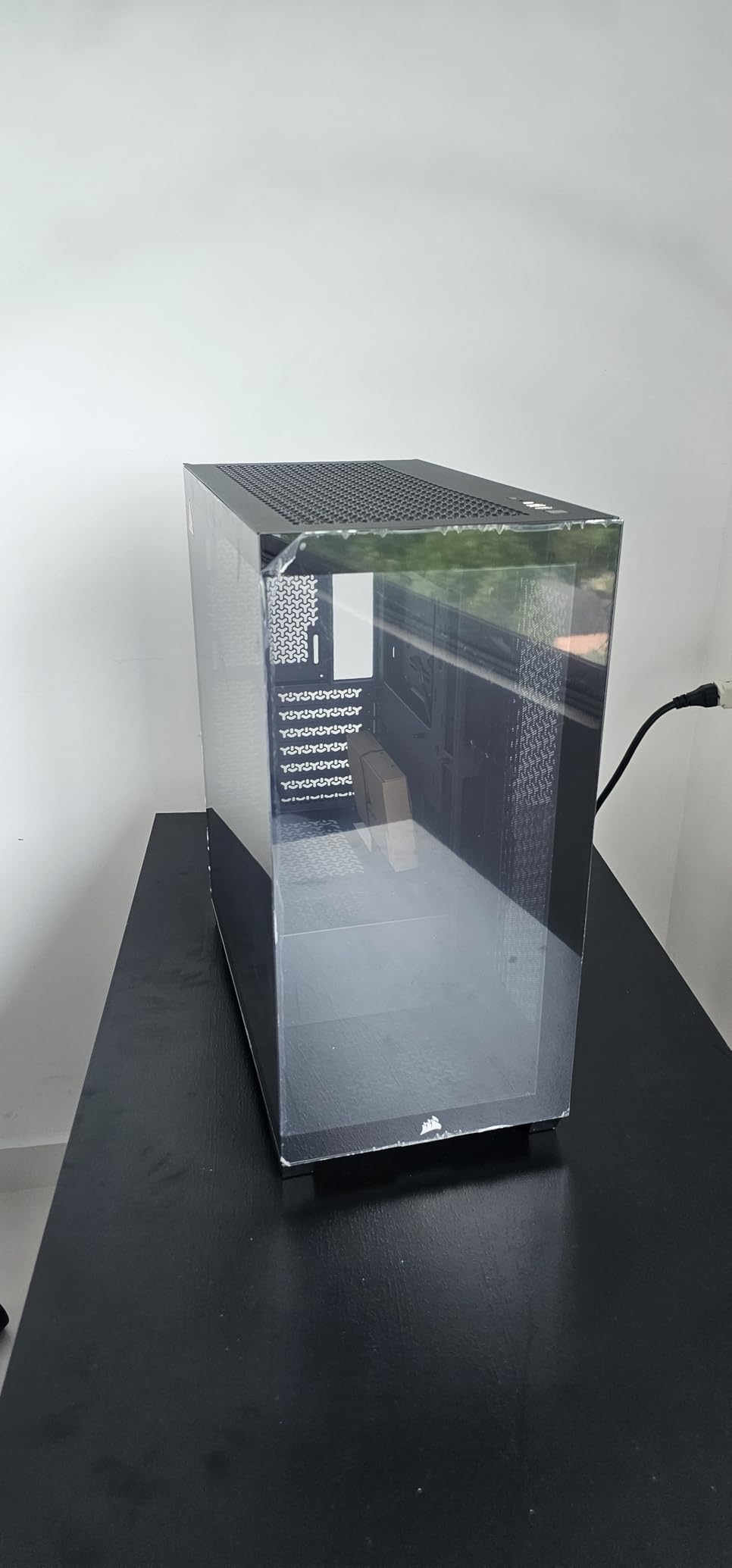CORSAIR 3500X Mid-Tower ATX PC Case - Panoramic Tempered Glass - Reverse Connection Motherboard Compatible - No Fans Included - Black customer photo 1