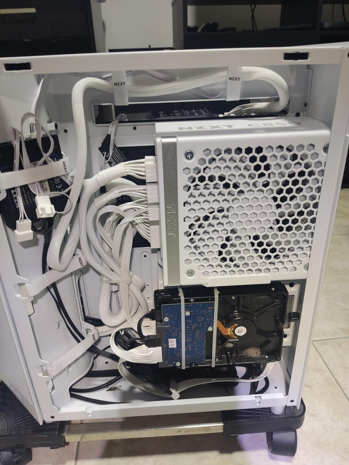 C850 Gold ATX 3.1 - Fully Modular Low-Noise PC Gaming Power Supply - 850 Watts - 80 Plus Gold - 12V-2x6 Connector - Zero Fan Mode - 100% Japanese Capacitors - Black customer photo 2