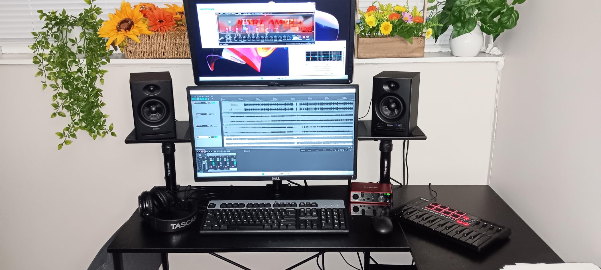 Donner DMK 25 Pro USB-C MIDI Keyboard Controller, 25 Key Portable Mini MIDI Keyboard with 8 Drum Pads, OLED Display, 16 Smart Scales, Arpeggio, Replay, 4 DAW Software and 40 Teaching Courses customer photo 1