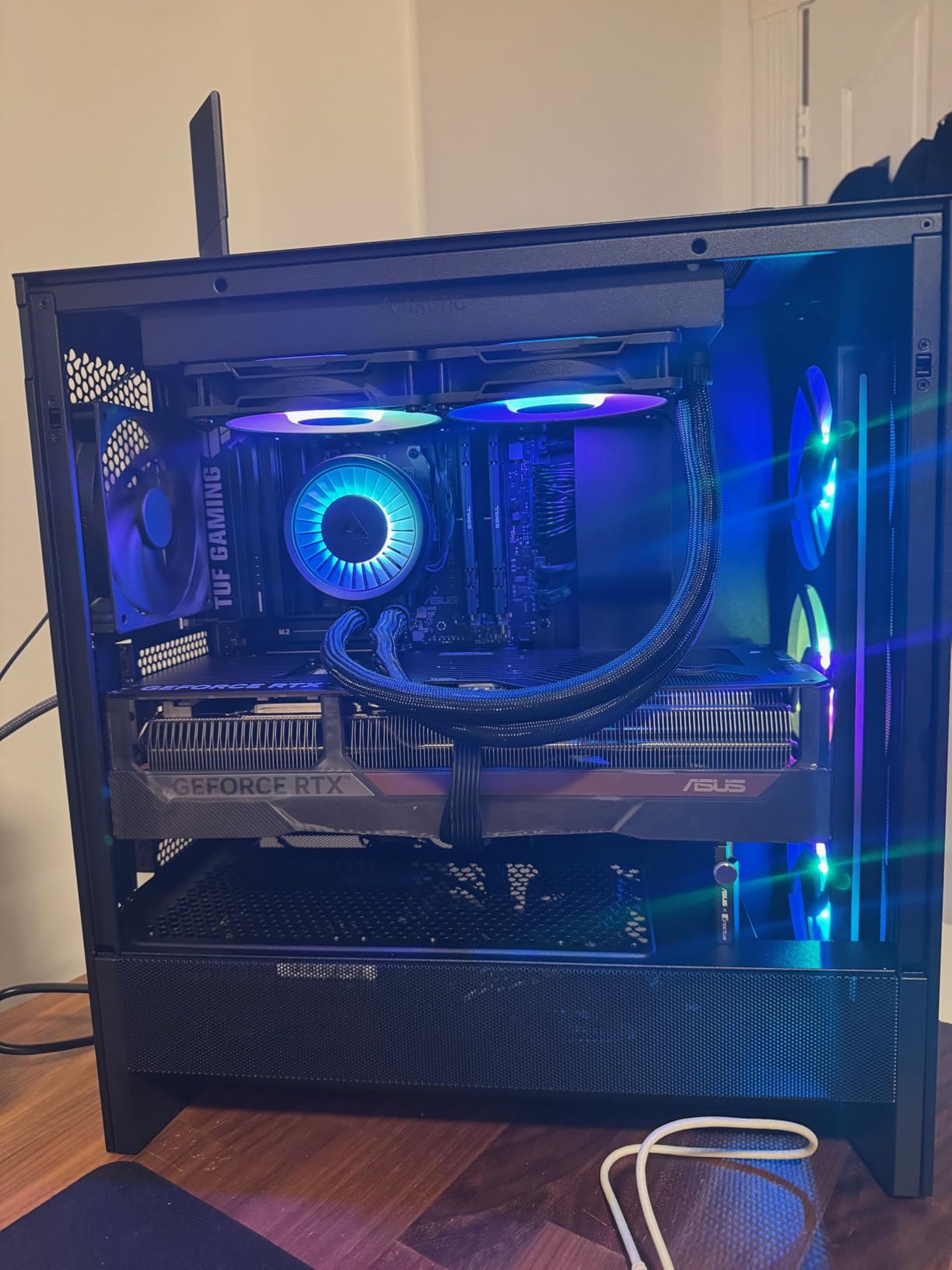 NZXT H5 Flow 2024 - Compact ATX Mid-Tower PC Gaming Case - High Airflow - 2 x 120mm Fans Included - 360mm Front & 240mm Top Radiator Support - Cable Management System - Tempered Glass - White customer photo 1