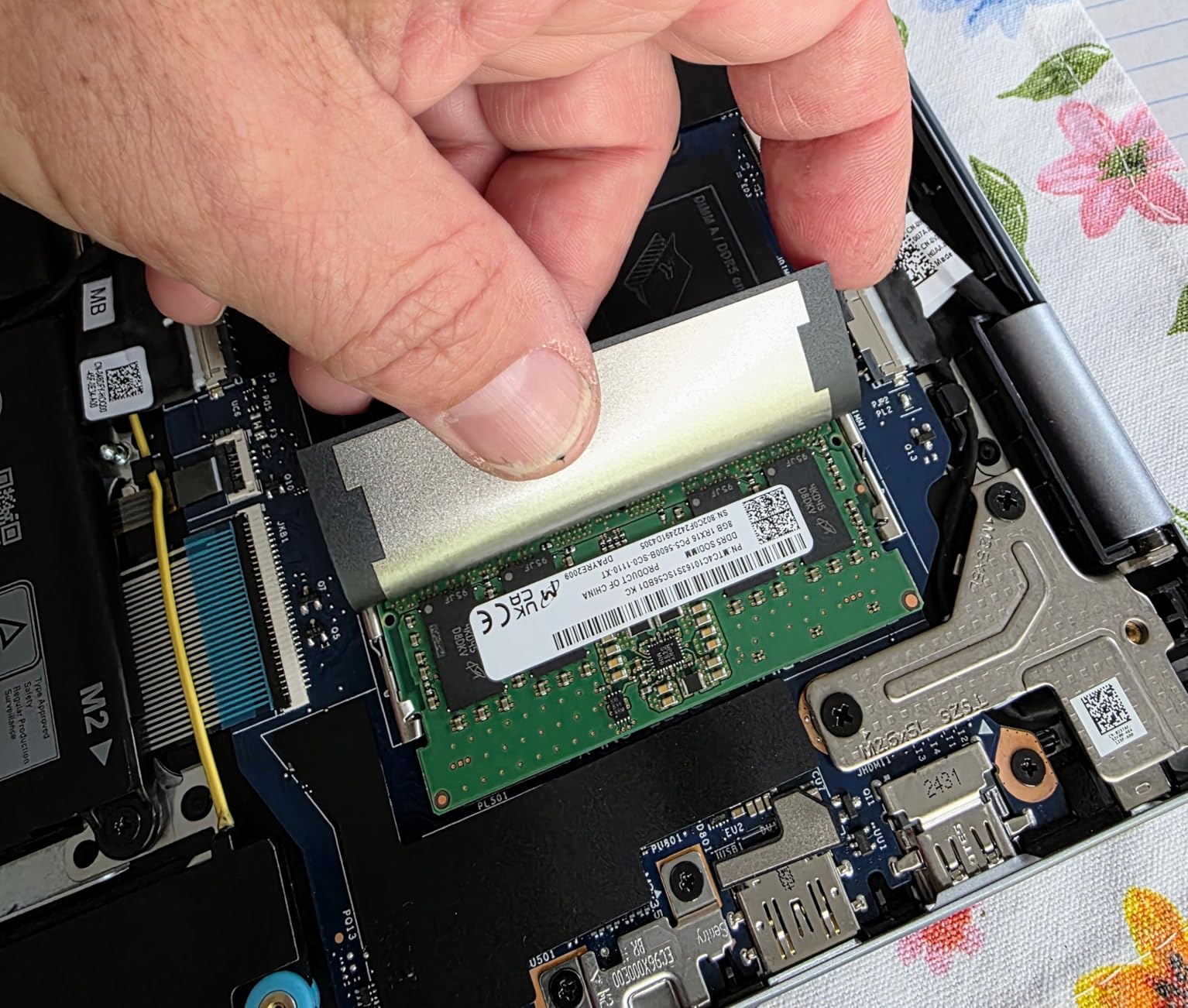 CORSAIR Vengeance SODIMM DDR5 RAM 32GB (1x32GB) 5600MHz CL48 Intel XMP iCUE Compatible Computer Memory - Black (CMSX32GX5M1A5600C48) customer photo 2