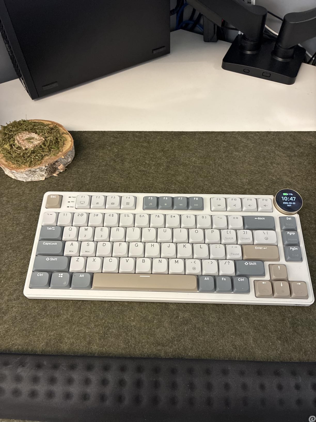 RK ROYAL KLUDGE N80 Low Profile Mechanical Keyboard w/Smart Display Screen & Knob, 75% Top Mount 3-Modes Wireless Mechanical Keyboard, Software Support, Massive Battery, 80 Keys, Tactile Brown Switch customer photo 1