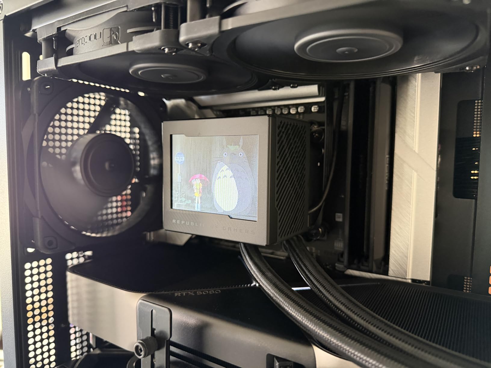 ASUS ROG RYUJIN III WB CPU Water Block-Intel LGA 1700, 1200, 115X, AMD Socket AM4, AM5 Asetek Copper Cold Plate Black, 178 Micro-Cooling, 3.5Inch Full Color LCD Display, Embedded VRM Fan, ROG Fittings customer photo 2