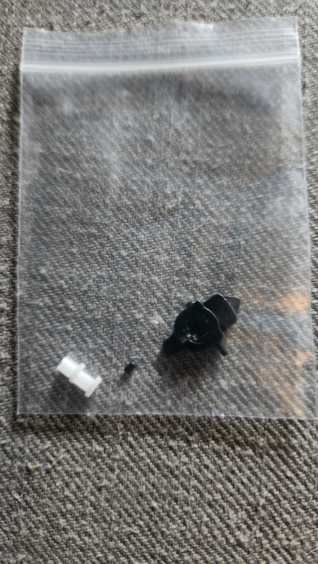eXtremeRate Back Paddle Replacement Magnetic Module Kit for PS5 Edge Controller, Metal Magnetic Element Repair Parts for PS5 Edge Controller Back Buttons - Without Back Paddles customer photo 2