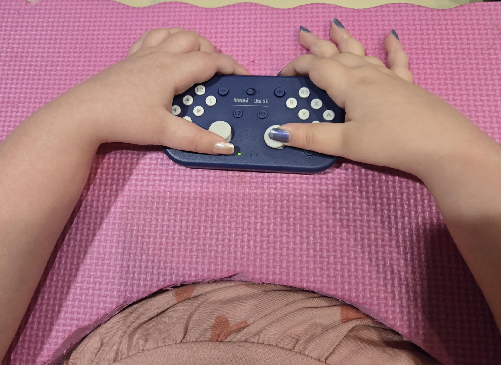 8BitDo Lite SE 2.4G Wireless Controller for Xbox Series X|S, Xbox One, Windows 10/11, Gamepad with Hall Effect Joysticks, 3.5mm Audio Jack - Officially Licensed customer photo 1