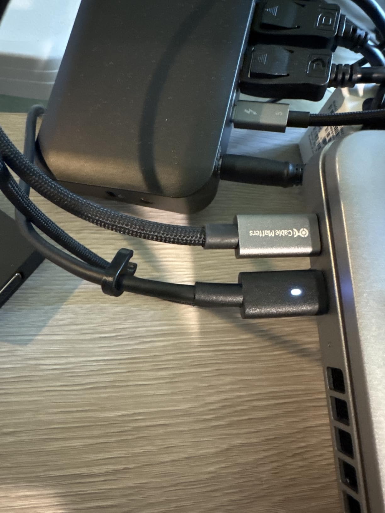 Cable Matters [Intel Certified] 80Gbps Premium Braided Thunderbolt 5 Cable with up to 120Gbps Bandwidth Boost and 240W Charging in Black - 1m / 3.3ft, Compatible with Thunderbolt 4/3, USB4, and USB-C customer photo 1