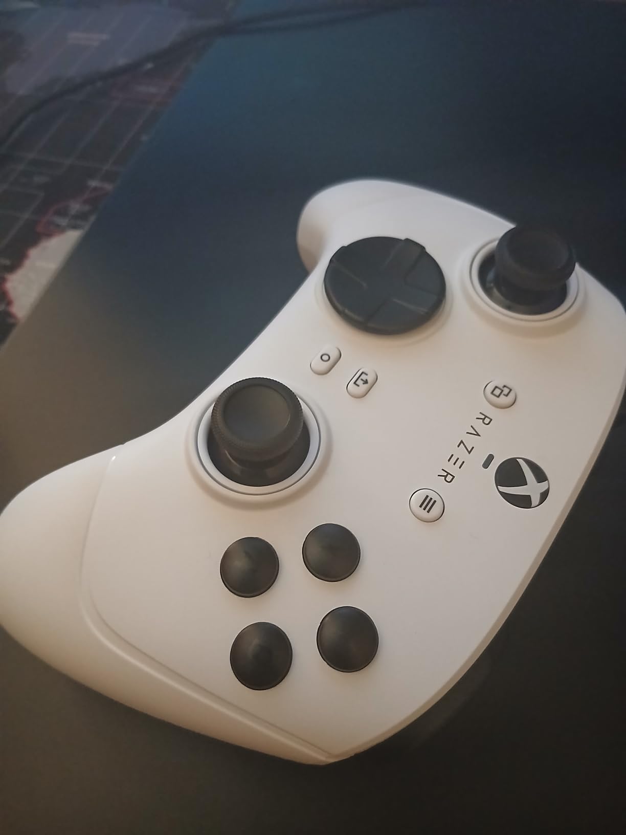 Razer Wolverine V3 Tournament Edition Wired Gaming Controller: Licensed for Xbox Series X|S, Xbox One, Windows PC - 6 Remappable Buttons - Fast Triggers - USB-C Cable - Wired Tournament Mode - Black customer photo 2