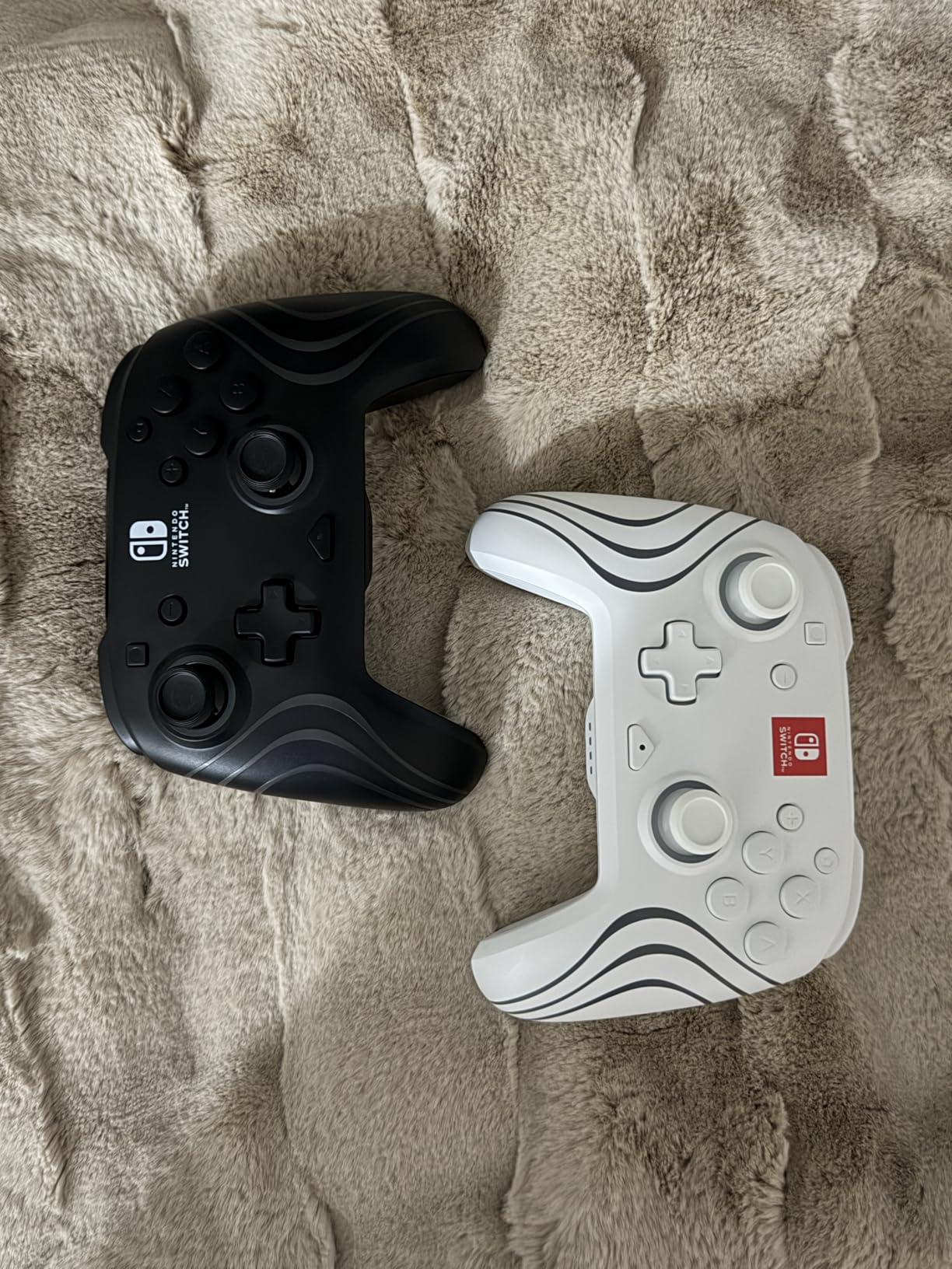 PDP Gaming Afterglow Wave Wireless Nintendo Switch Pro Controller - Black customer photo 1