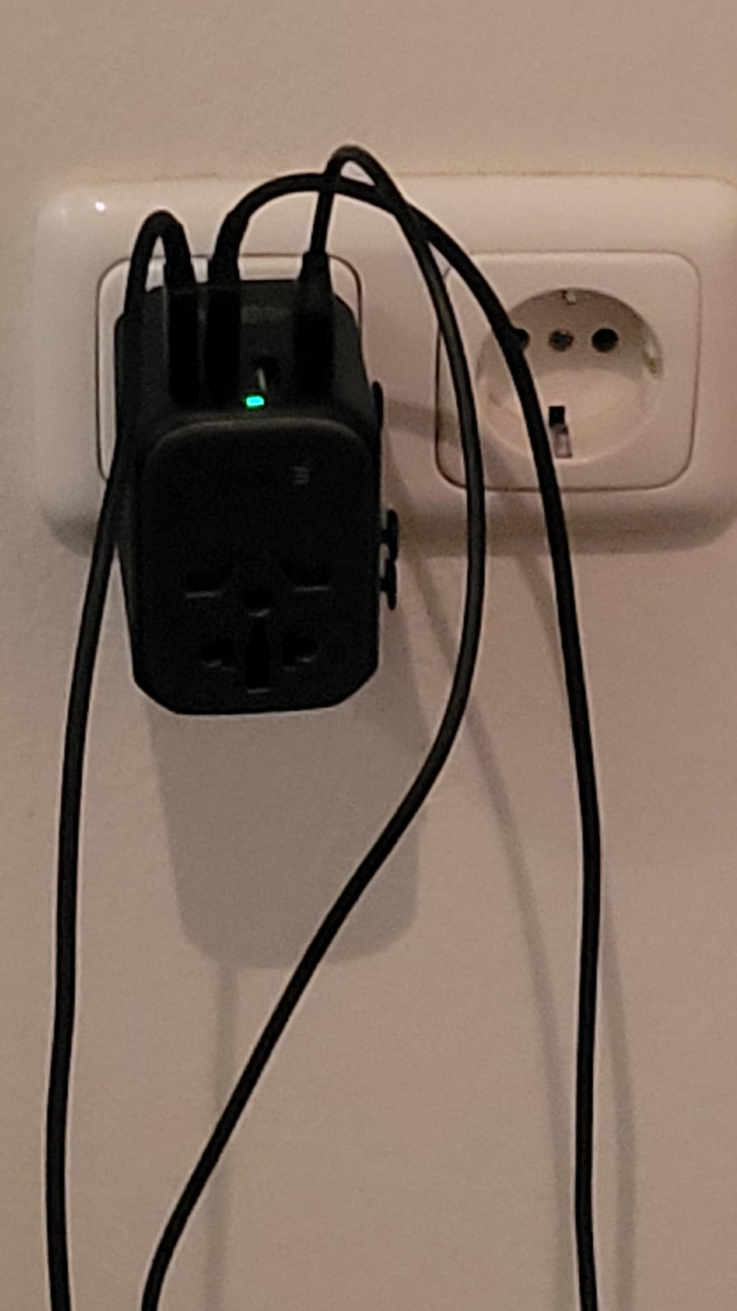 EPICKA Pulse 45W International Power Adapter, Universal Travel Adapter with PD Fast Charging, 5-Port (1 AC/2 USB-A/2 USB-C) European Travel Plug Adapter, Travel Essentials (Black) customer photo 1