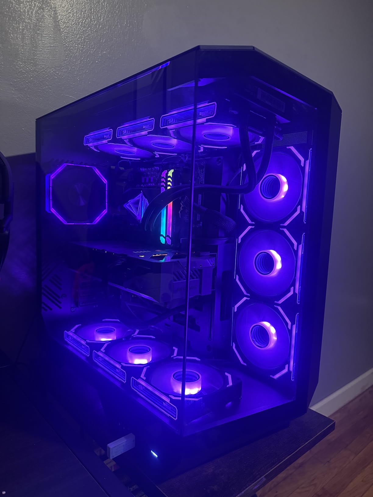 darkFlash Full-Tower ATX Gaming PC Case, Back Plug-in Motherboard, Vertical GPU Mounting, Dual-Chamber, Panoramic Glass, Up to 2 x 360mm Radiators, RTX 40 Compatible(DY470) (4 PWM ARGB Fans, Black) customer photo 2