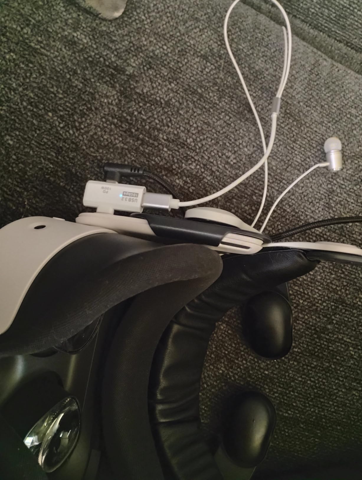 Orzero Type C Headphones Compatible for Quest 3S, Exclusively Designed for VR Headset with PD100W Type C Charging Adapter, Ensures Continuous Quick Charging - Black customer photo 1