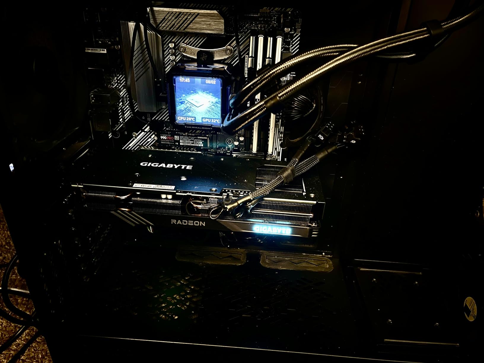 Thermalright FW PRO 360 Black-360mm AIO CPU Liquid Cooler,IPS LCD Screen with 320 * 320 Resolution,for AM4/AM5/Intel LGA1700/1851,'2.73 inch' Magnet-Absorbent LCD Screen for Images -Black customer photo 1
