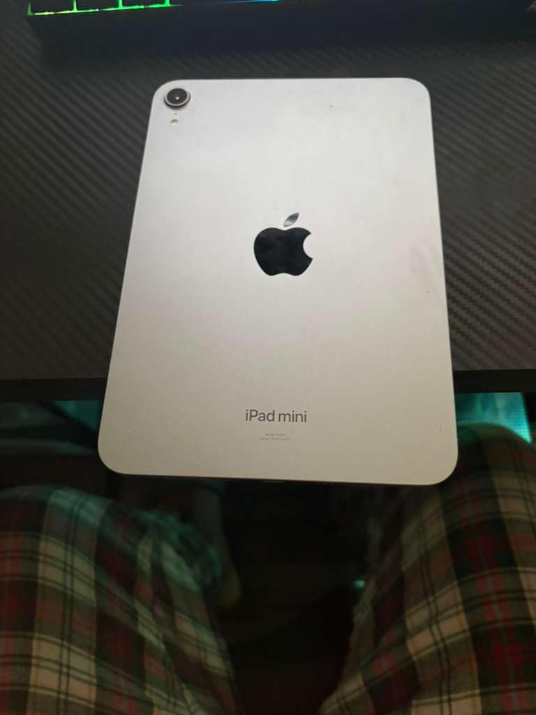 Apple iPad mini (A17 Pro): Apple Intelligence, 8.3-inch Liquid Retina Display, 256GB, Wi-Fi 6E, 12MP Front/12MP Back Camera, Touch ID, All-Day Battery Life - Space Gray customer photo 2