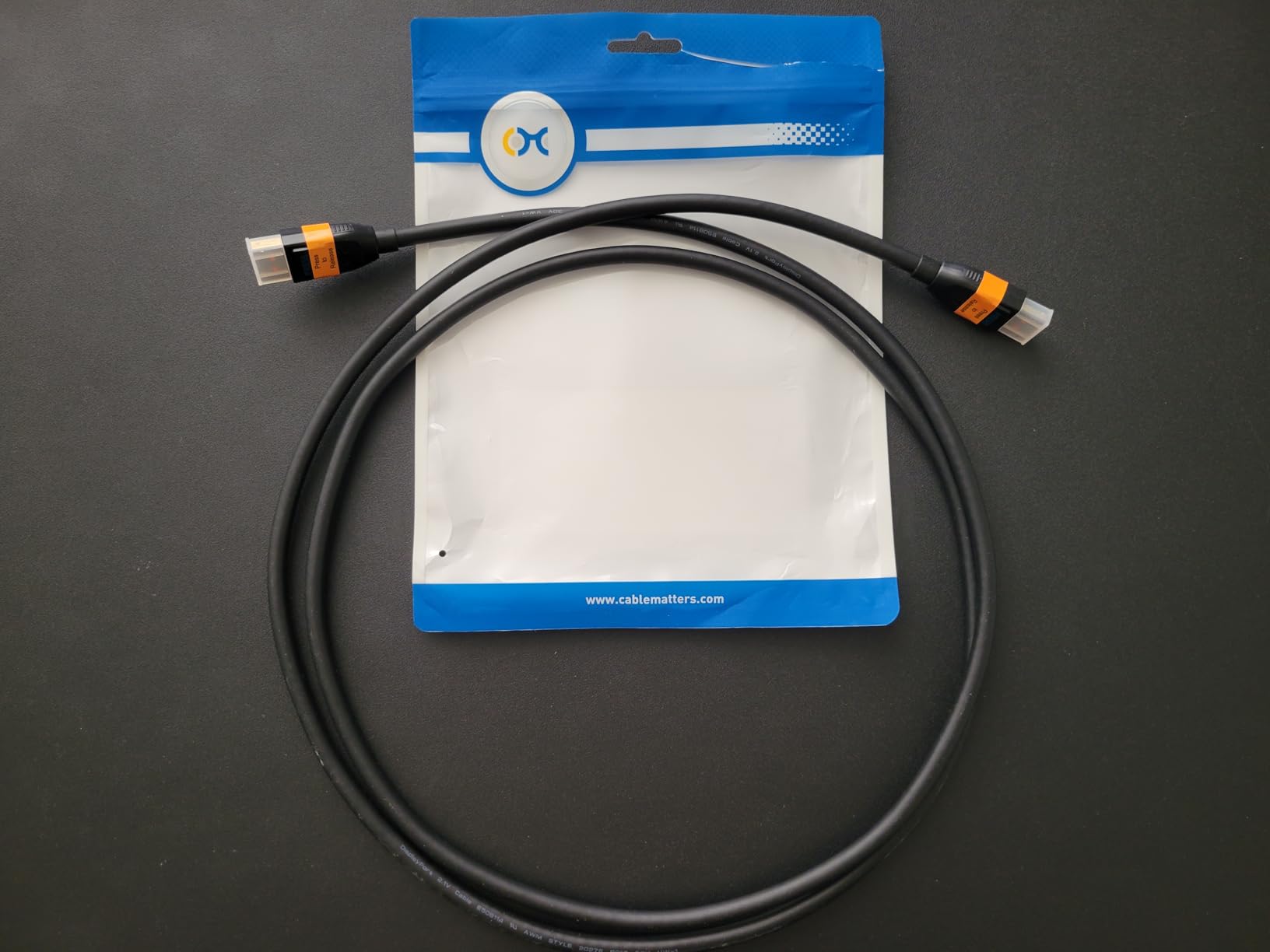 Cable Matters [VESA Certified] 80Gbps DisplayPort 2.1 Cable - 6.6ft / 2m, DP80 Cable with 16K 60Hz, 8K 240Hz, 4K 240Hz, FreeSync, G-SYNC and HDR for Gaming Monitor, PC, RTX 4080/4090, RX 7900, Black customer photo 2