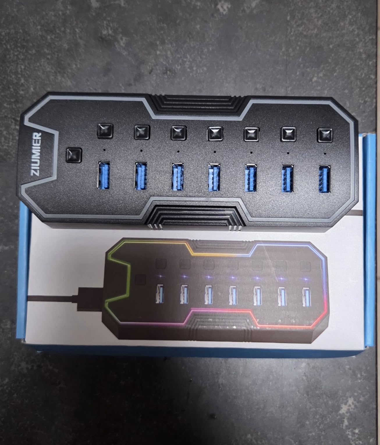 ZIUMIER USB 3.0 Hub, 7 Ports USB Expander with RGB LED Strip, USB Hub for Laptop, Individual LED On/Off Switches for Mac, PC, Desktop, Flash Drive, Mobile HDD customer photo 1