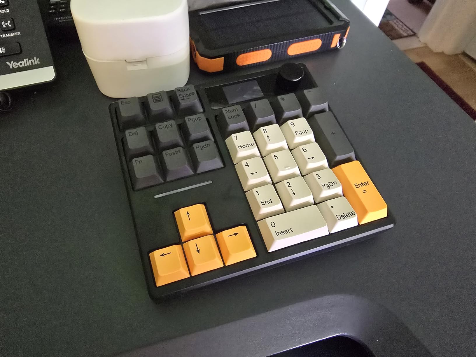 BOYI TD31Pro Gaming Keyboard,Mini Mechanical Numpad,BT5.0/2.4G/Type-C Wireless Numeric Keypad,RGB HotSwap Numpad with Screen&Knob,Gasket Macro Pad Number keypad for Win/Mac(Black Transparent) customer photo 1