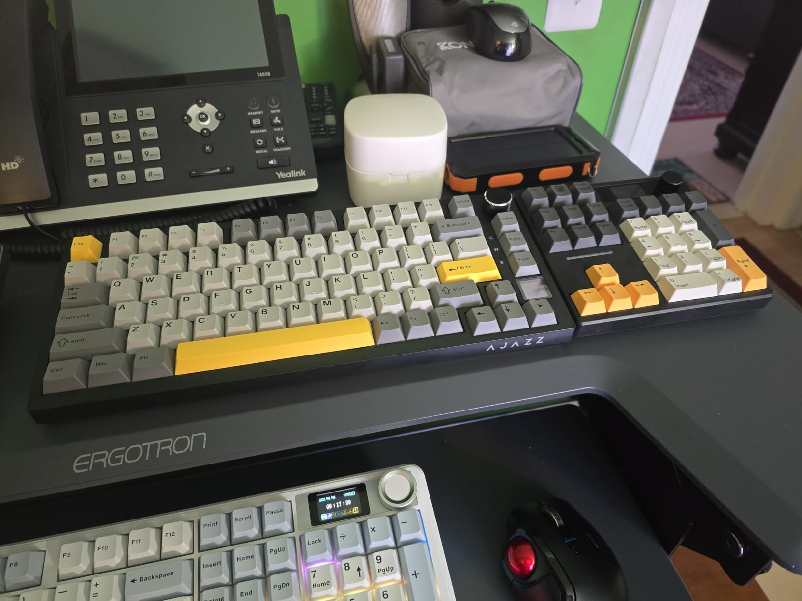 BOYI TD31Pro Gaming Keyboard,Mini Mechanical Numpad,BT5.0/2.4G/Type-C Wireless Numeric Keypad,RGB HotSwap Numpad with Screen&Knob,Gasket Macro Pad Number keypad for Win/Mac(Black Transparent) customer photo 2
