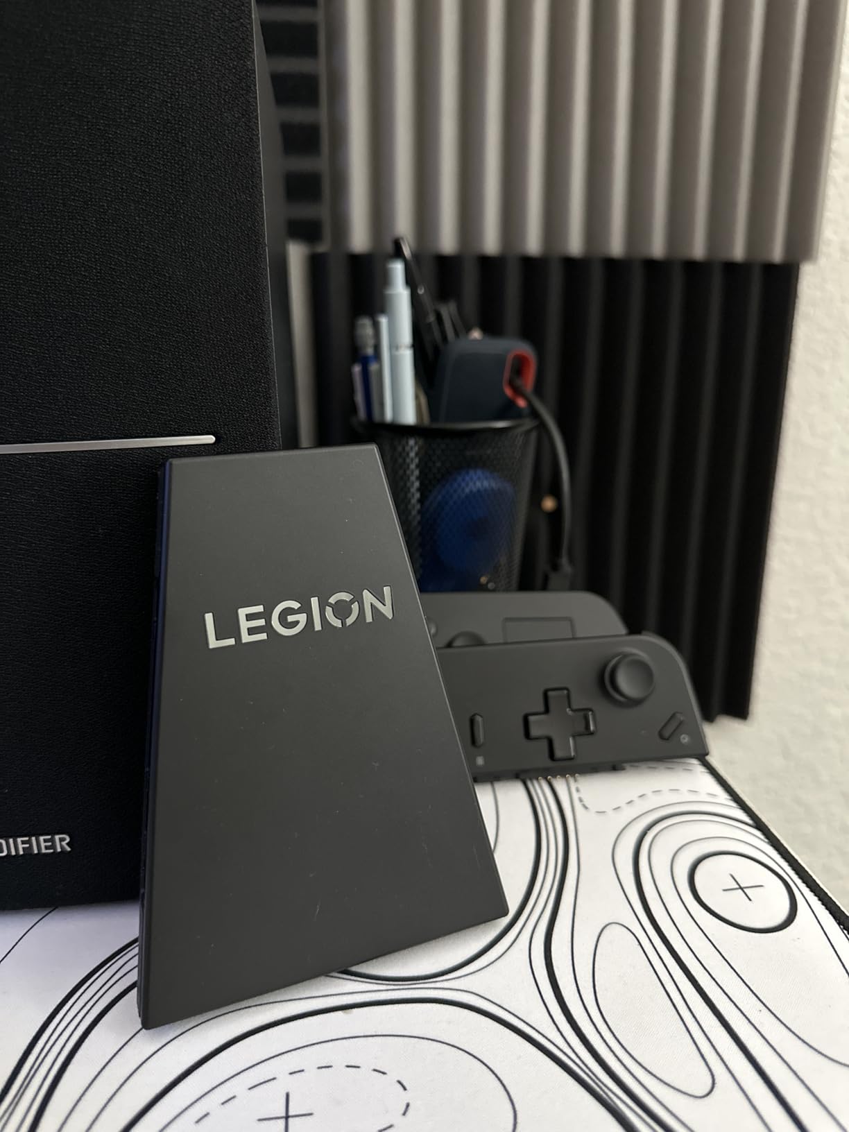 Lenovo Legion Go Charging Connector with Battery - Extended Battery Life, USB-C Charging Hub, Ergonomic Grip customer photo 1