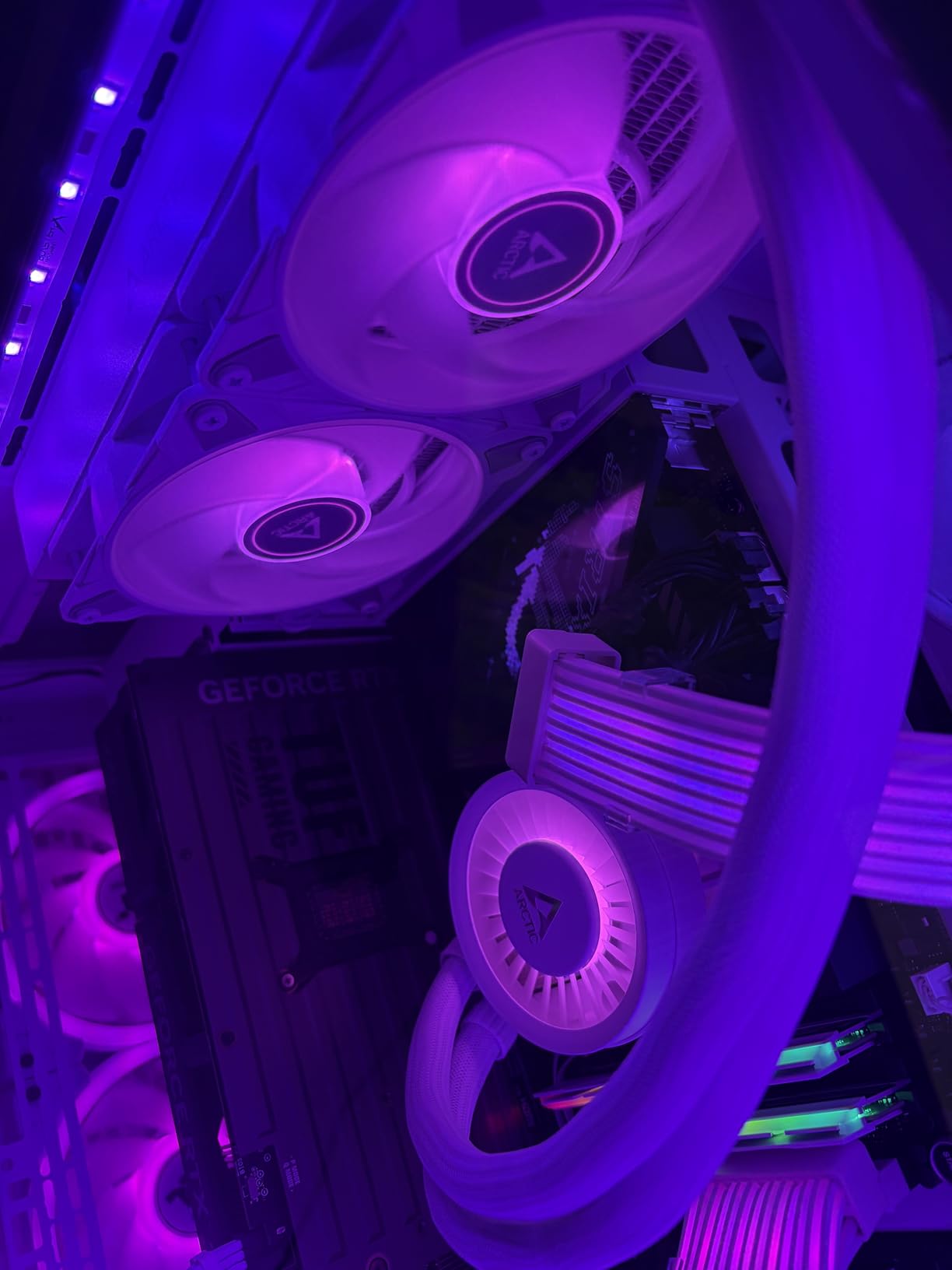 ARCTIC Liquid Freezer III Pro 240 A-RGB - 240 mm AIO CPU Cooler, Water Cooling, 38 mm Radiator, PWM Pump, VRM Fan, for AMD AM5/AM4, Intel LGA1851/1700 Contact Frame - Black customer photo 2