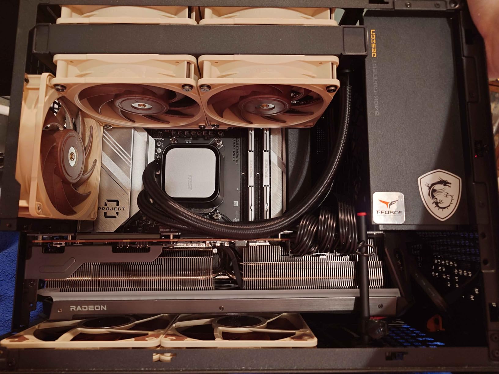 MSI MAG Coreliquid A13 360 White - AIO ARGB CPU Liquid Cooler - 360mm Radiator - LGA 1700/1851 / AM5/AM4 Compatible - Triple 120mm ARGB PWM Fans, White customer photo 1