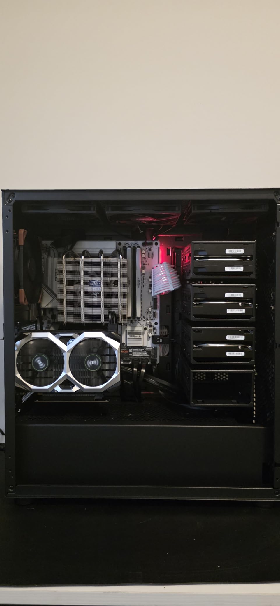DARKROCK Classico Max Storage Master E-ATX Computer Case with 4x120mm Black Fan, 10 x3.5 HDD+3 x2.5 SDD USB 3.0 Ready, 360mm Radiator Supported, Vertical Slots for GPU Vertically Mount - Black customer photo 2