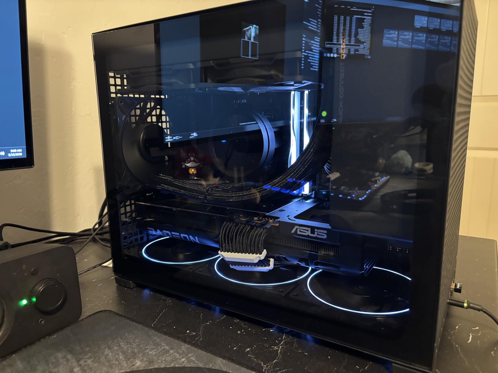 JONSBO D32 STD Micro-ATX PC Case,High Compatibility Mini Desktop Case, Support MATX Back-Connect/BTF MB,365mm GPU/240AIO/163mm Air Cooler, ATX/SFX-L/SFX PSU, USB3.2 PC Gaming,Black customer photo 2