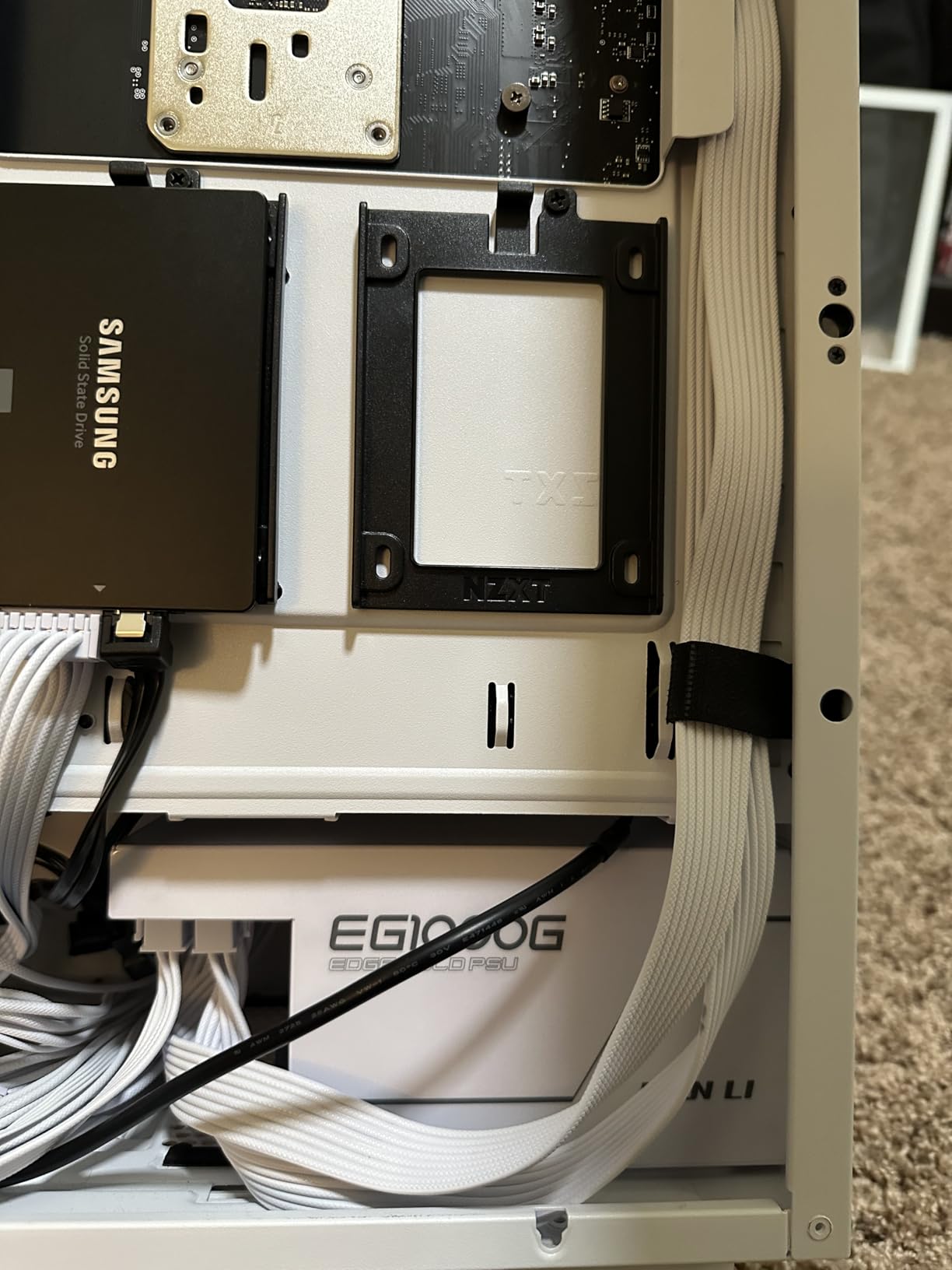 Lian Li EDGE1000W Fully Modular Low-Noise ATX Power Supply - ATX 3.1 & PCIE 5.1 Compliant - Cybenetics Gold Efficiency - 12V-2x6 Cable - L-Shape Design - with USB/Fan Hub - Black (EG1000G.BH) customer photo 2